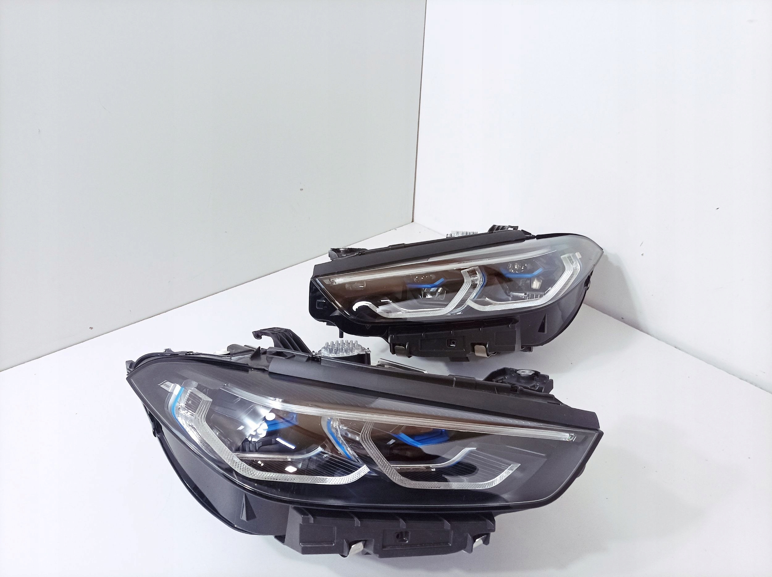 BMW 8 G14 2023 Zestaw reflektorów BMW Laserlight NEW Strona zabudowy lewe + prawe
