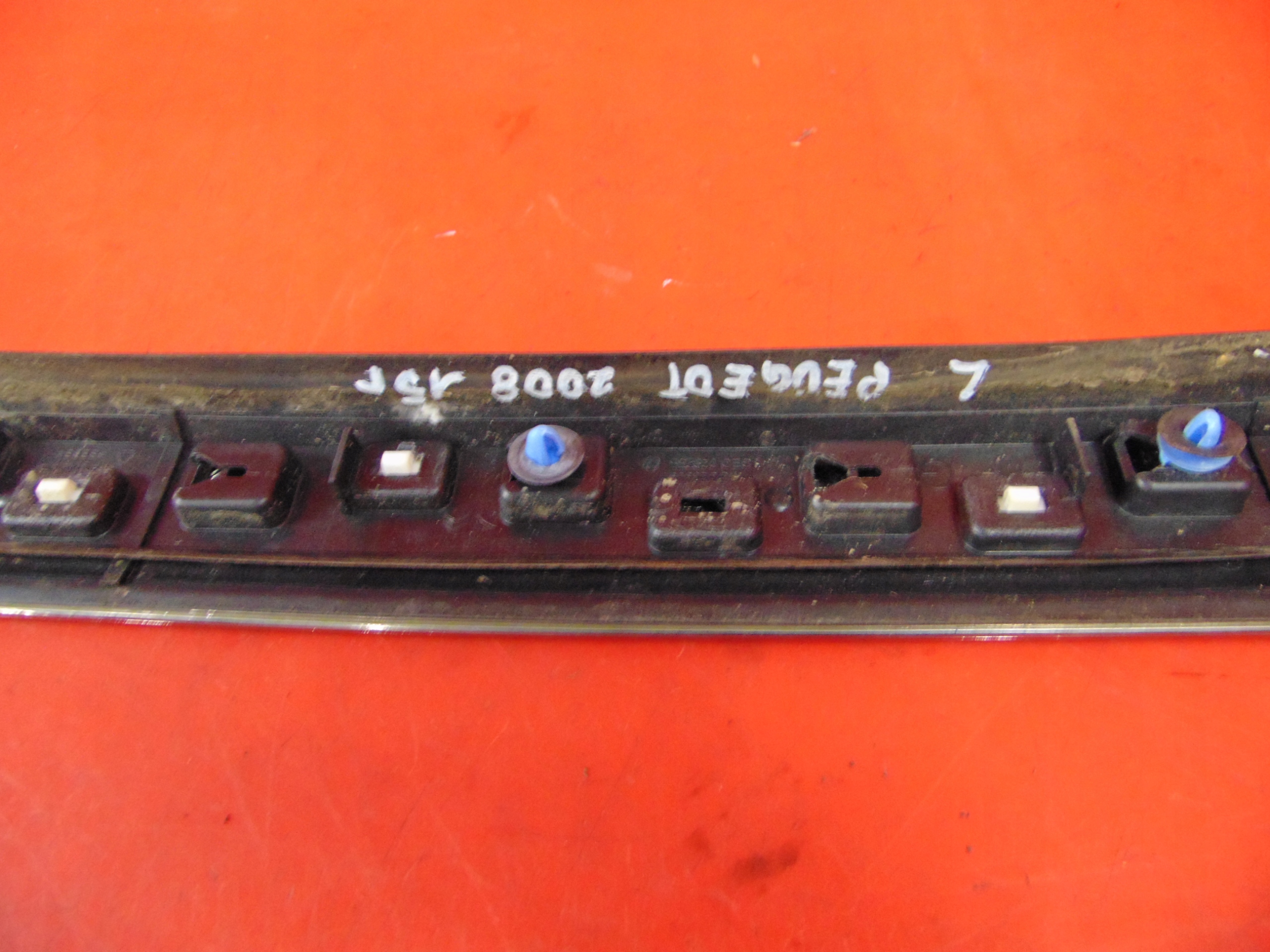 PEUGEOT 2008 a lišta střechy levá CHROM 9806404877