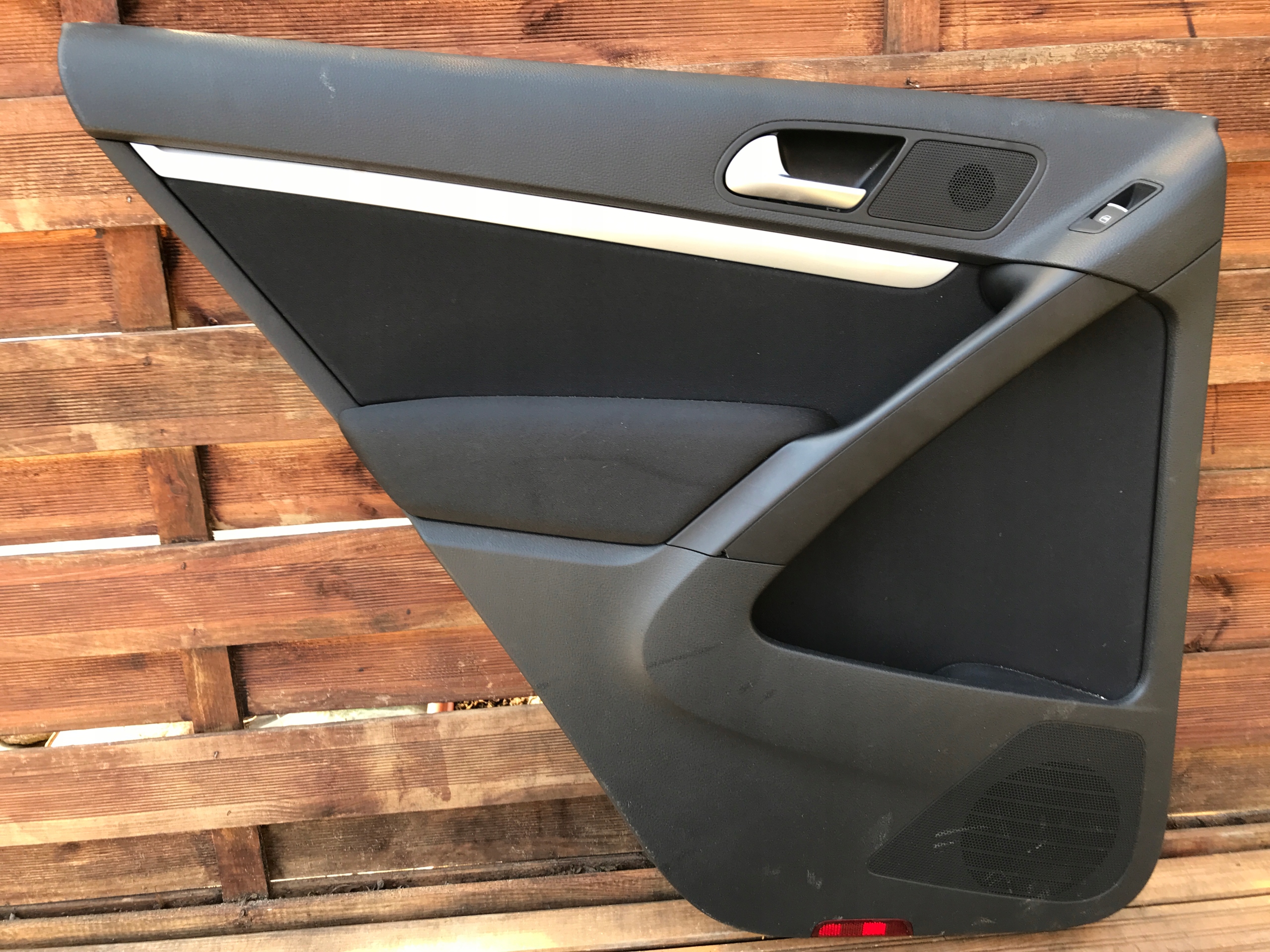 side door left rear part VW TIGUAN 5N0867211