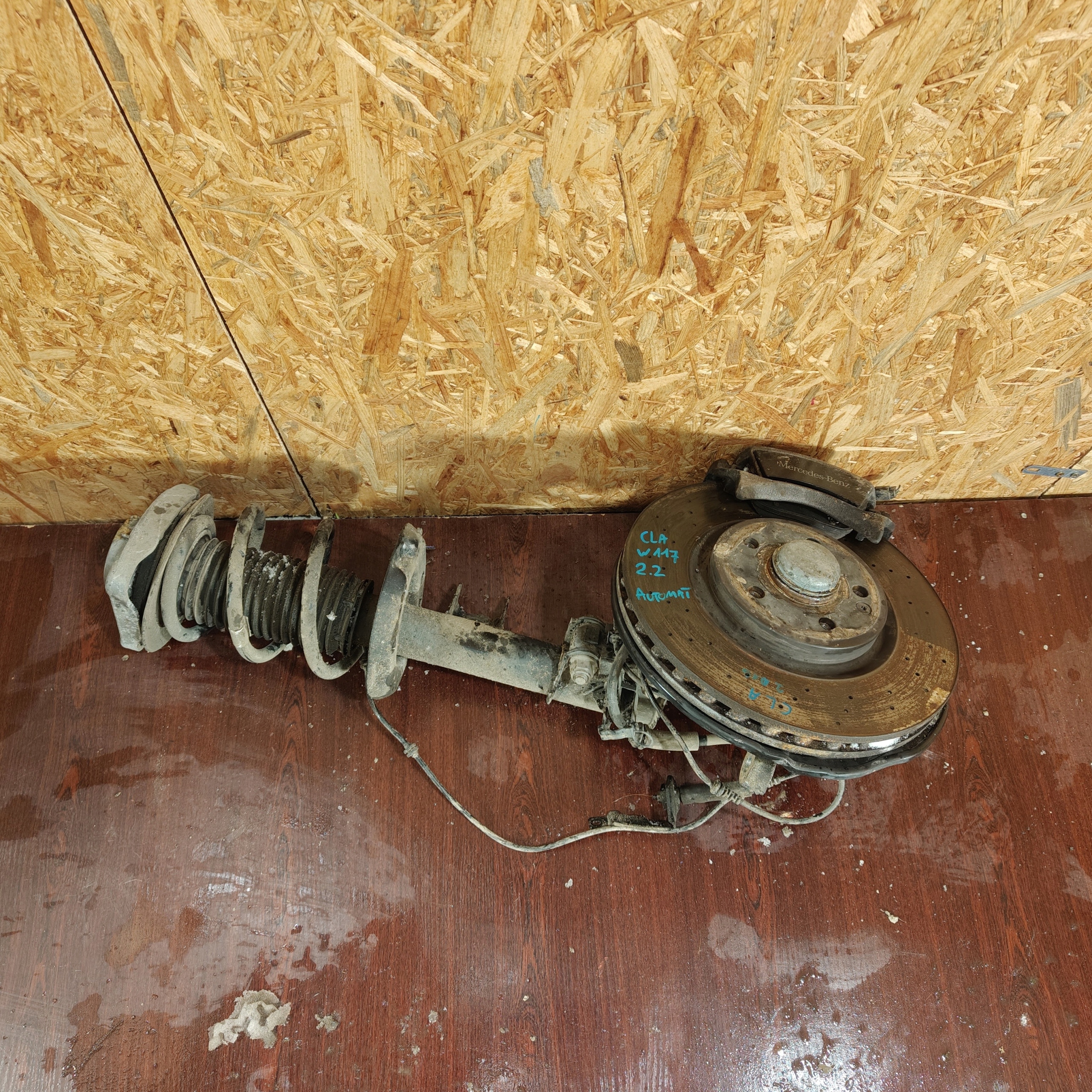 swing right shock absorber MERCEDES CLA W117 2.2 AUTOMAT