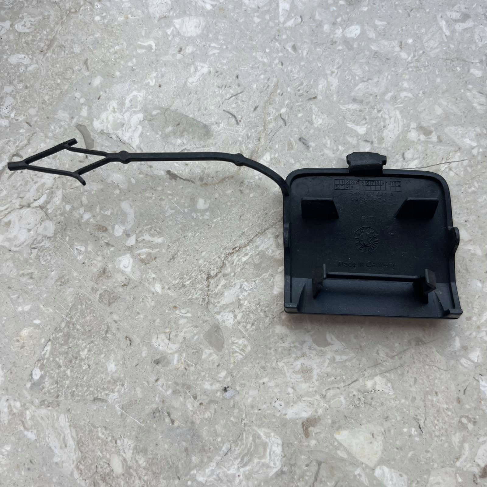 VW GOLF VIII 8 20-24 R-TYPE HB Abschleppöse Stoßstange heck 5H6807441A