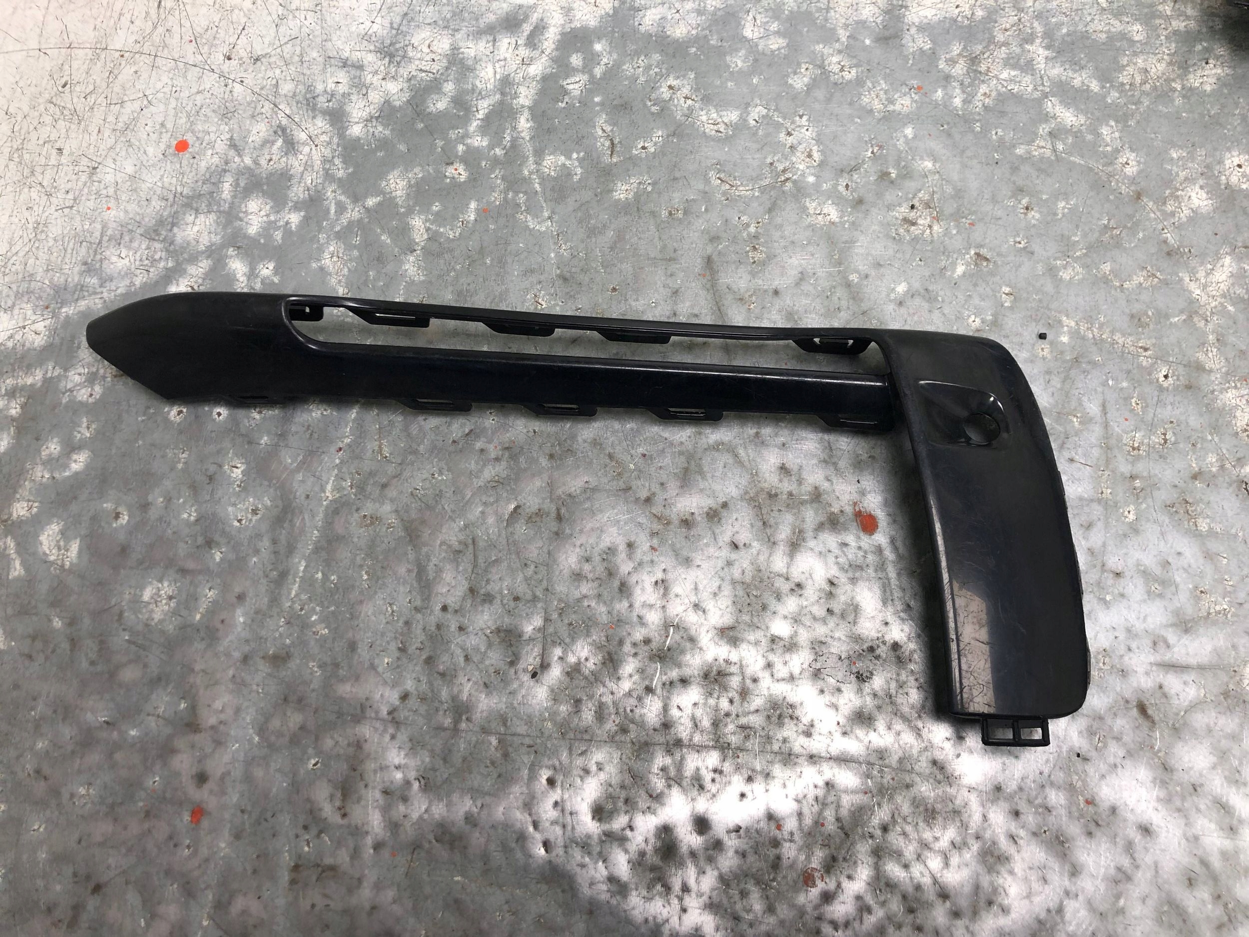 lišta nárazníku levý předek PORSCHE 992 992807763