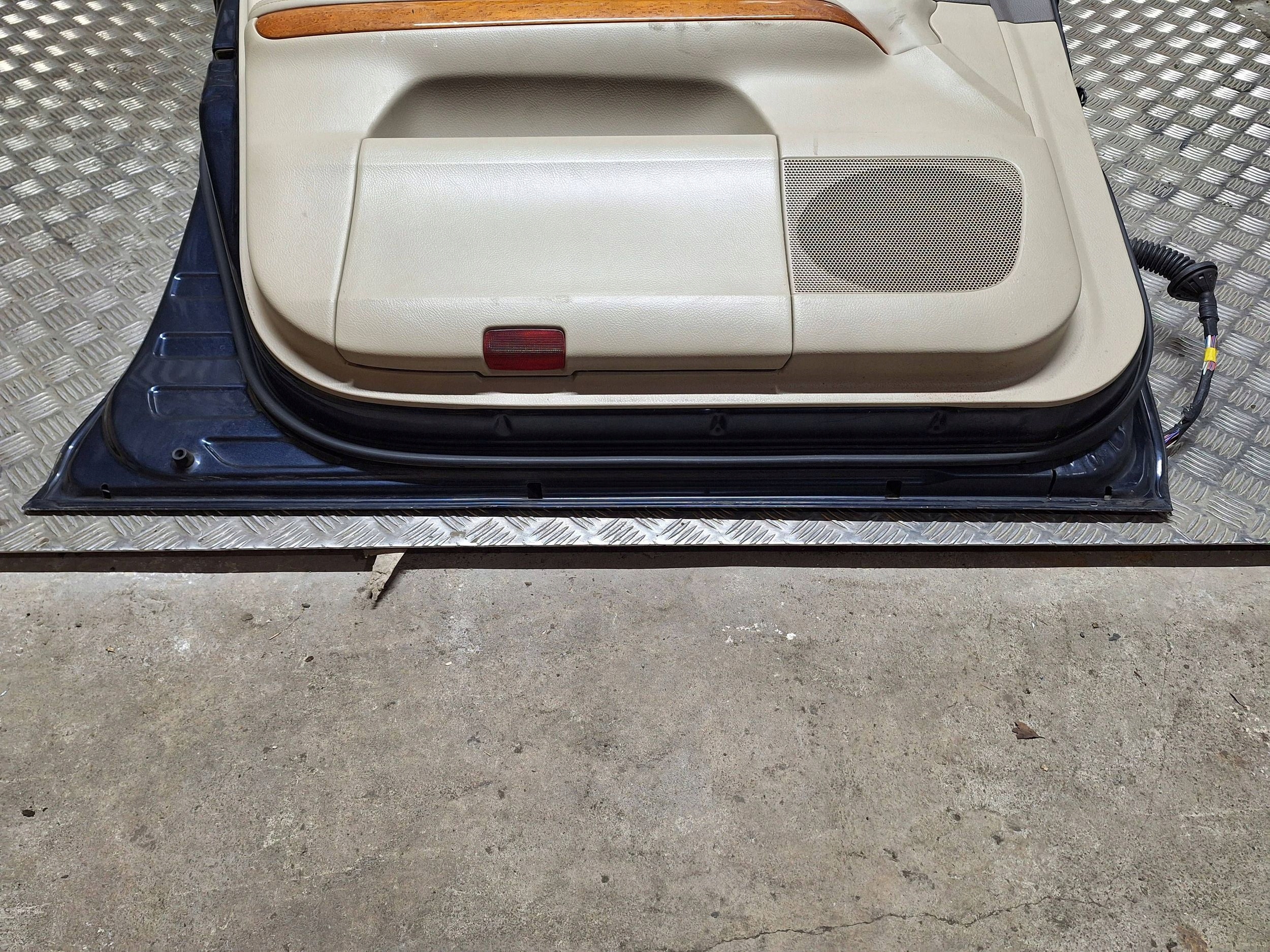 door left front LEXUS RX II 03-09 complete