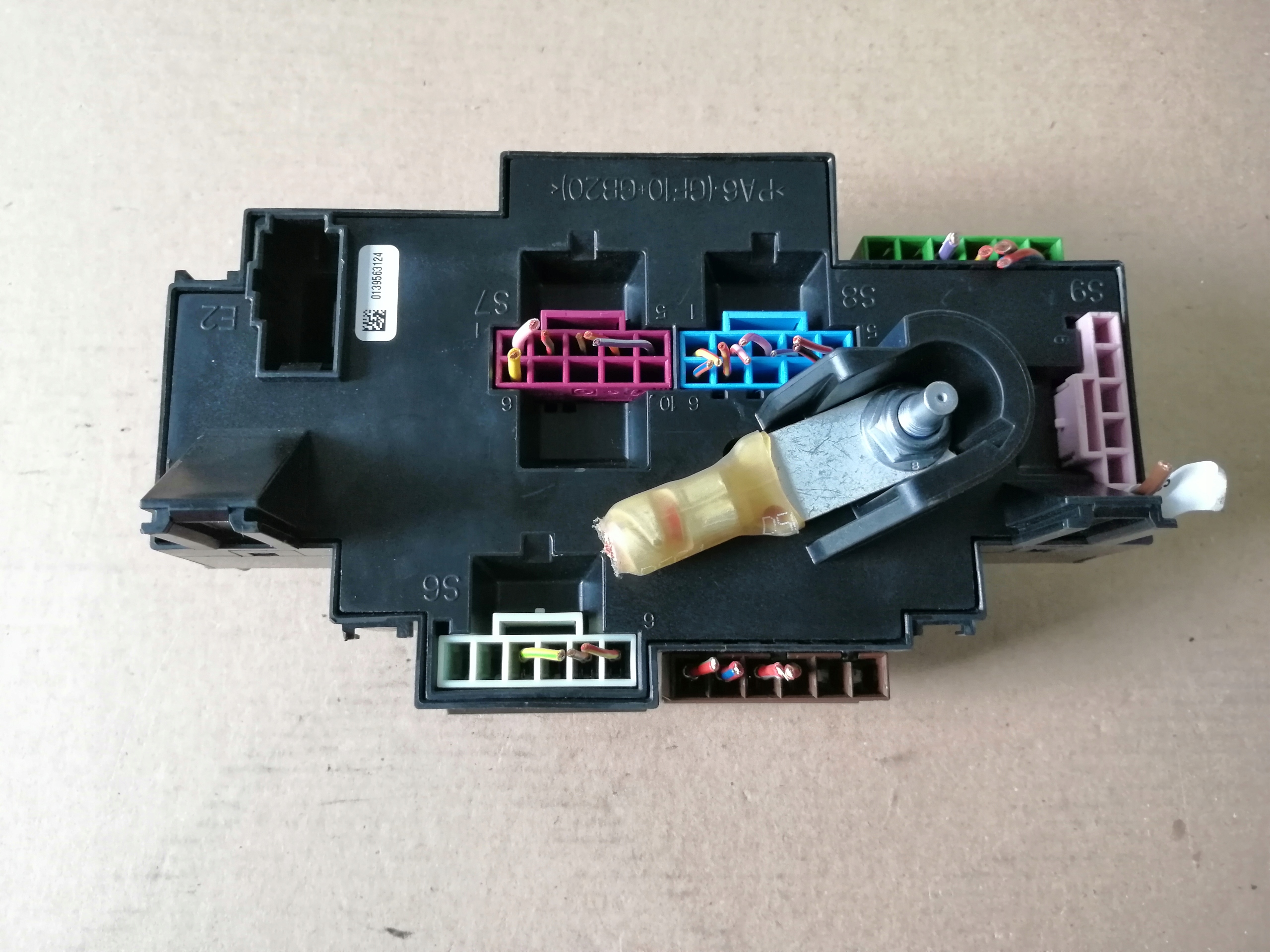module compartment of fuses 2229063202 MERCEDES W222