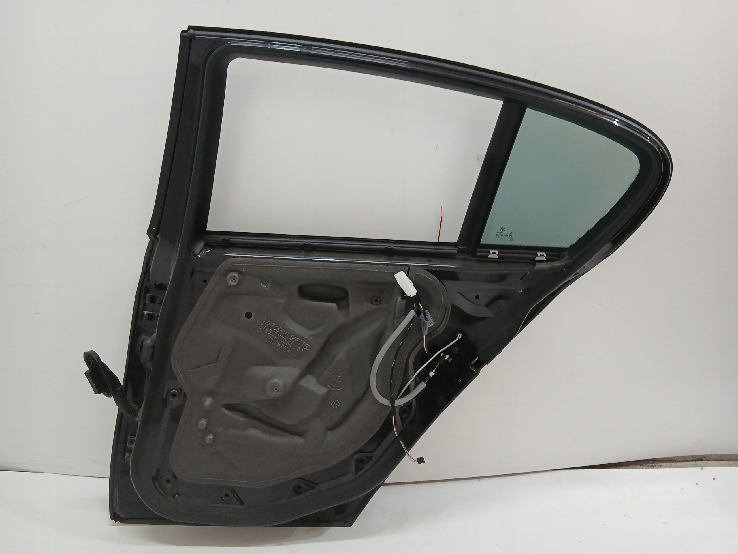 door right rear. BMW E87 BLACK SAPPHIRE 475/9