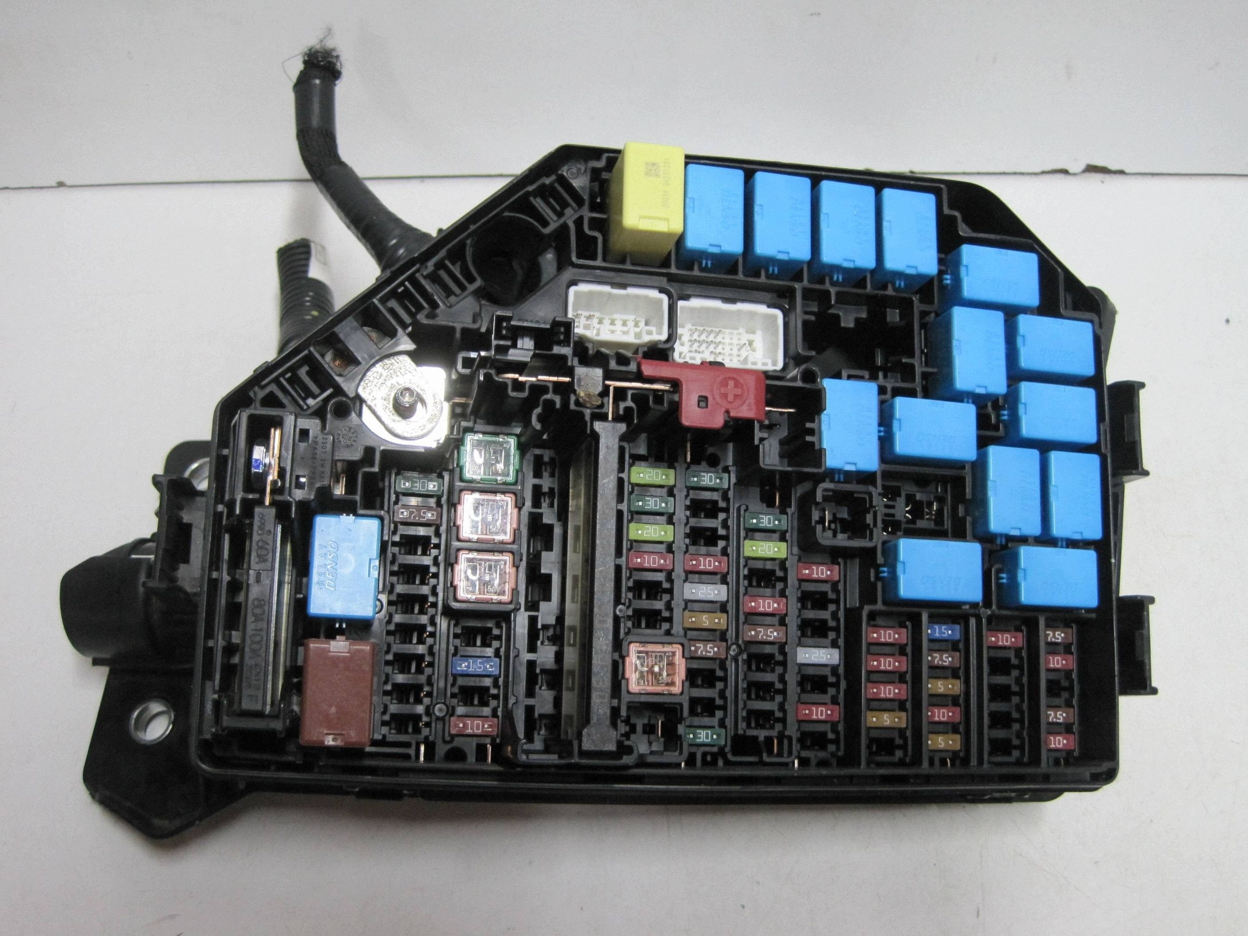 fuse box complete TOYOTA COROLLA CROSS 8266216310