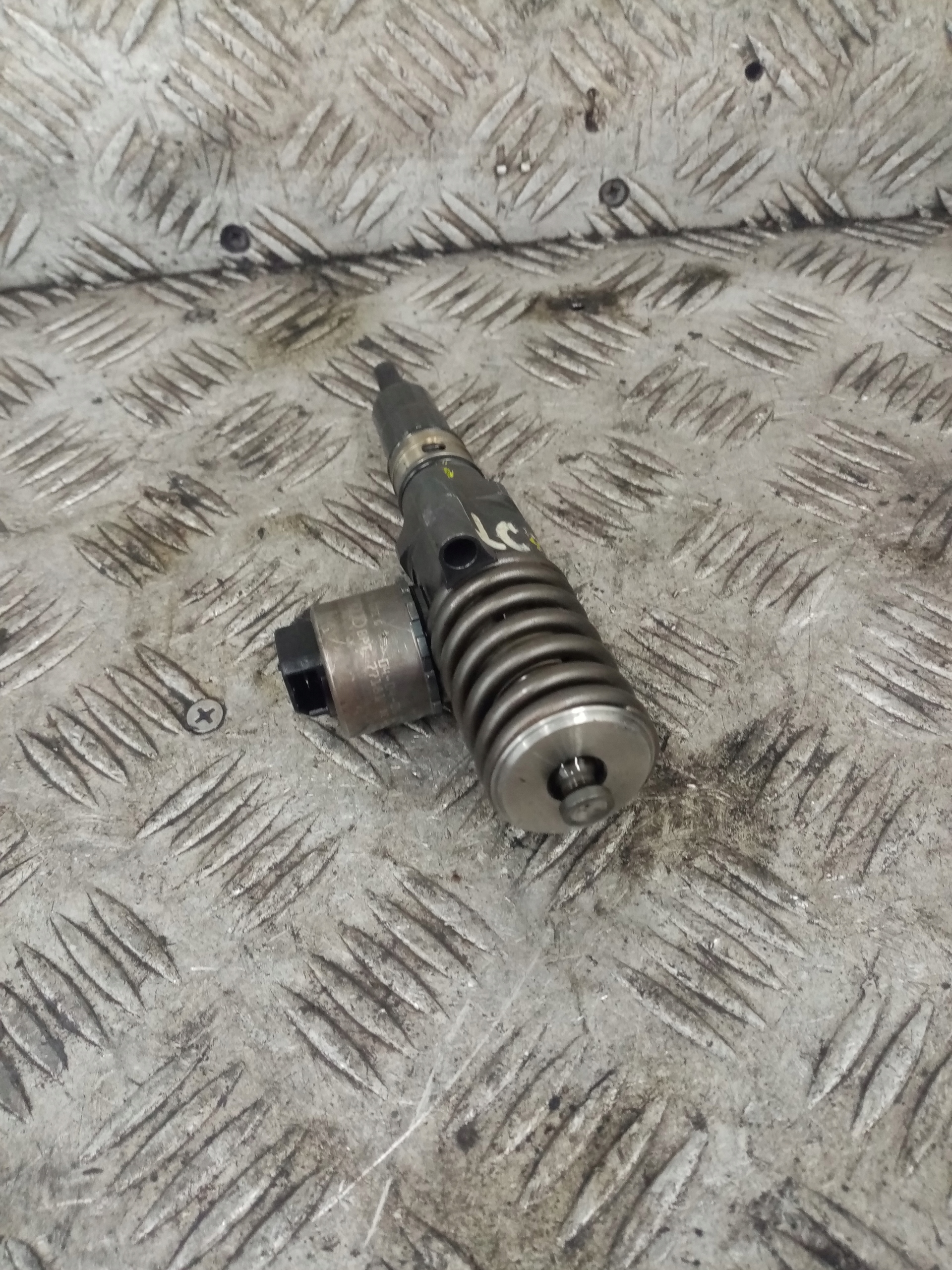 nozzle VOLKSWAGEN PASSAT B5 036130073G