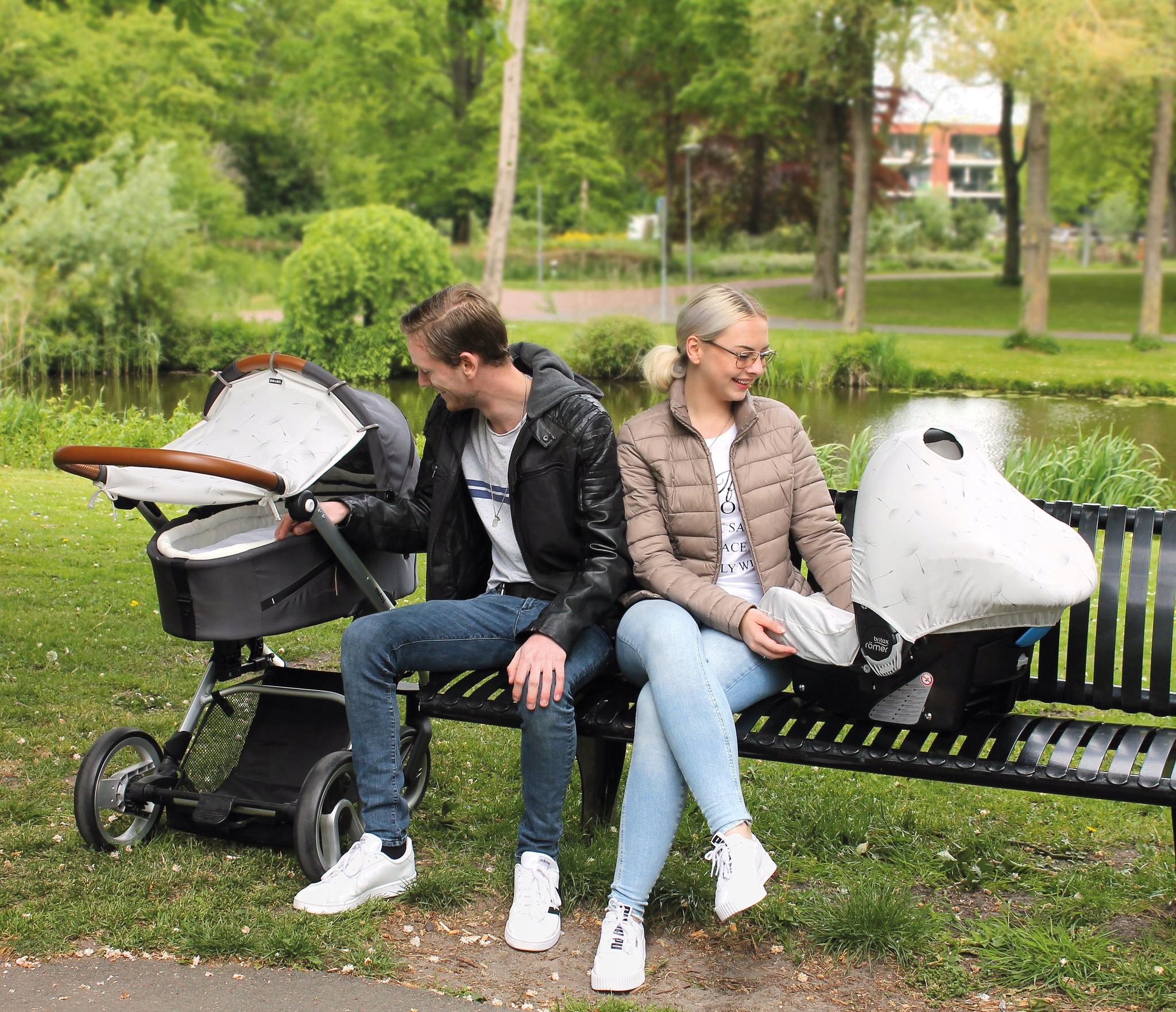 UNIWERSALNA OSŁONKA DO WÓZKA I FOTELIKA DANDELION DOOKY Dedykowany model uniwersalny