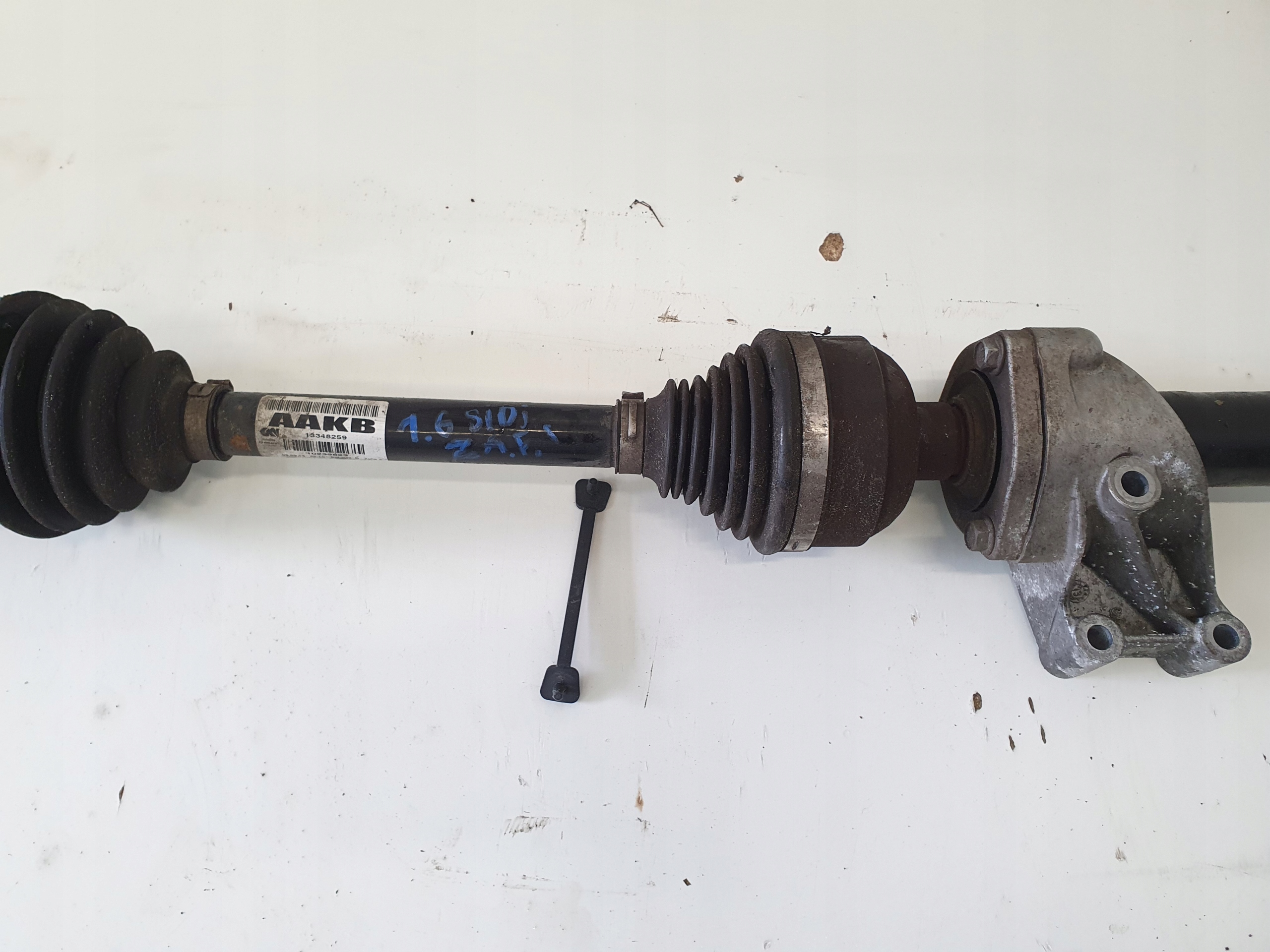 OPEL ZAFIRA C semi-axis right 13348259 AAKB 1.6T SIDI