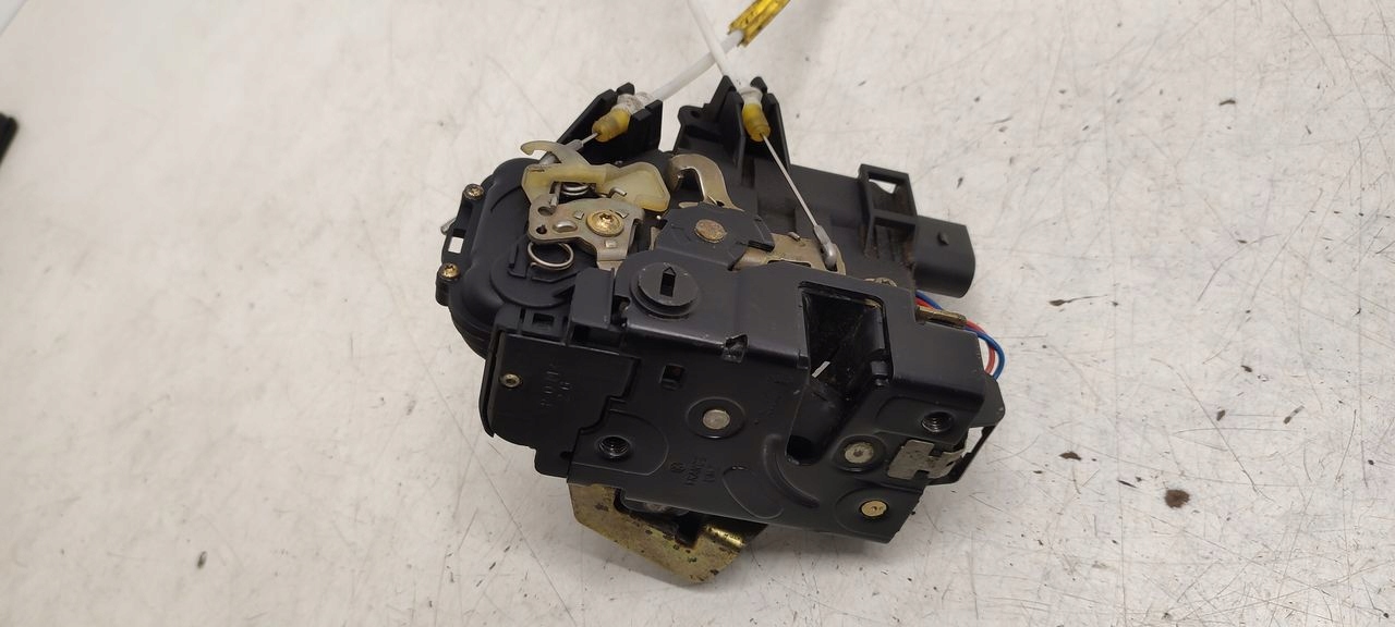 lock rear part rear left Audi A6 C5 2,5 TDI sedan