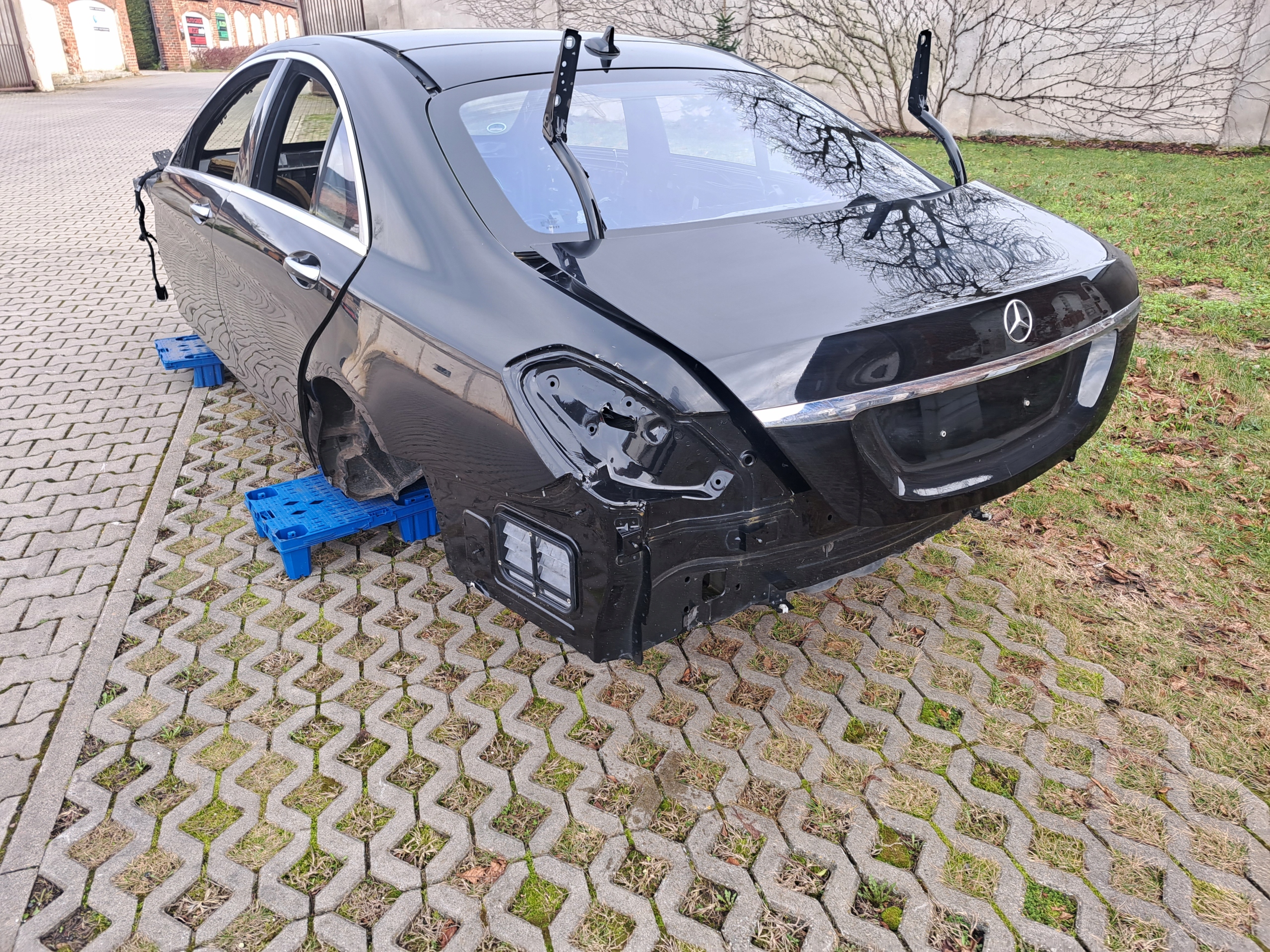 MERCEDES S KLASA W222 S500 KAROSERIA DRZWI ZAWIESZENIE Producent części Mercedes-Benz OE