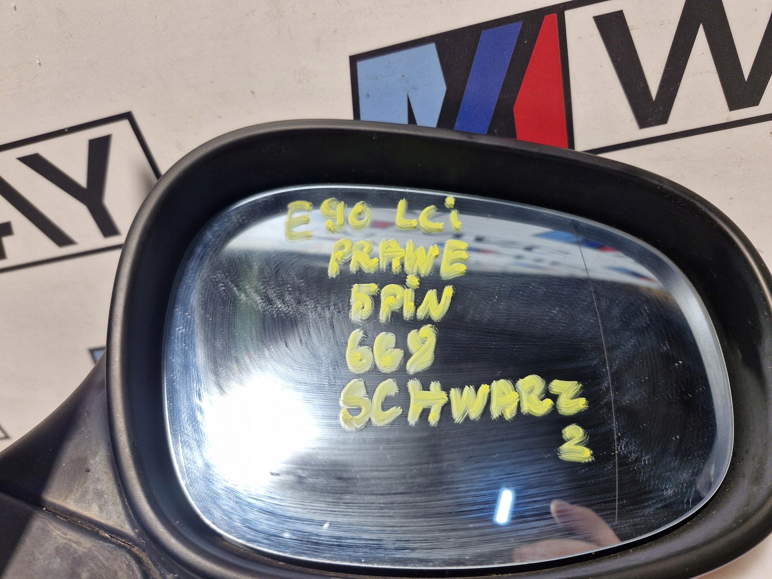 BMW E90 LCI mirror right 5 PIN 668 SCHWARZ II