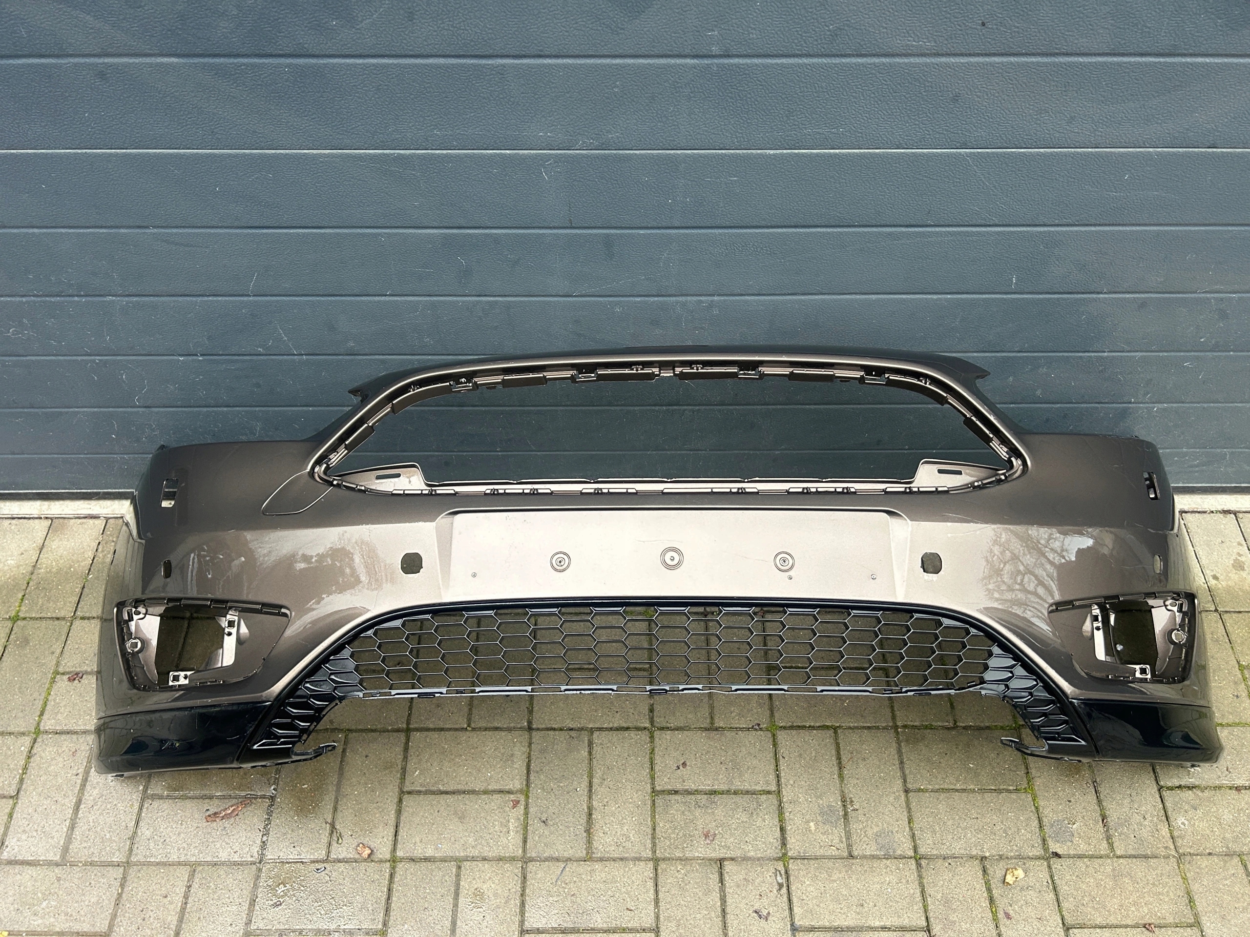 FORD FOCUSK MK3 MK 3 14- ST LINE NÁRAZNÍK PREDOK PREDNÝ