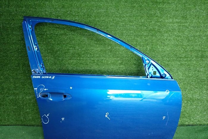 SKODA OCTAVIA III door right front front