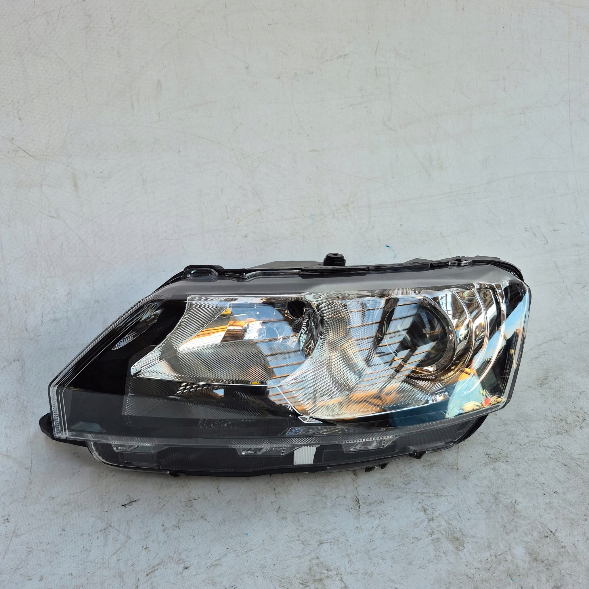 SKODA RAPID 5J 5JB 12- light left front front BI-XENON