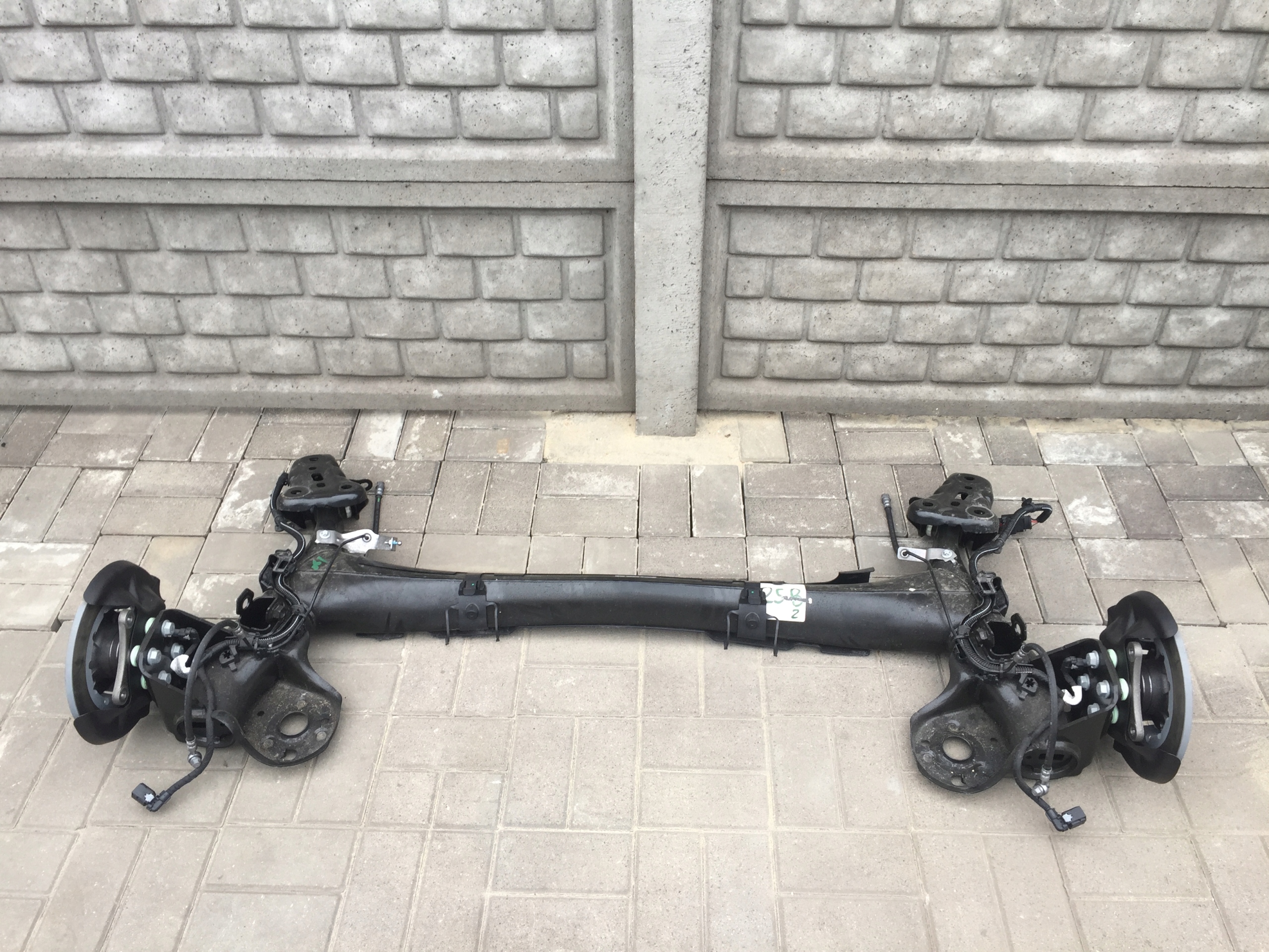 PEUGEOT 2008 II OŚ BELKA ZAWIESZENIE TYLNE