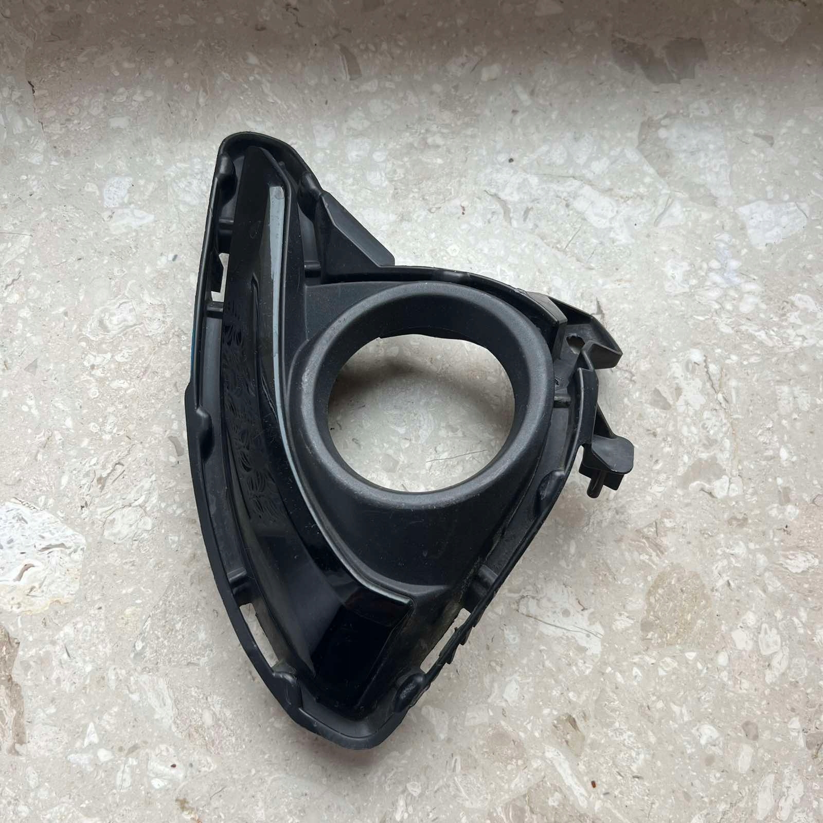MAZDA 2 DJ 2014-2019 grid of a bumper right front DC3D-50C11
