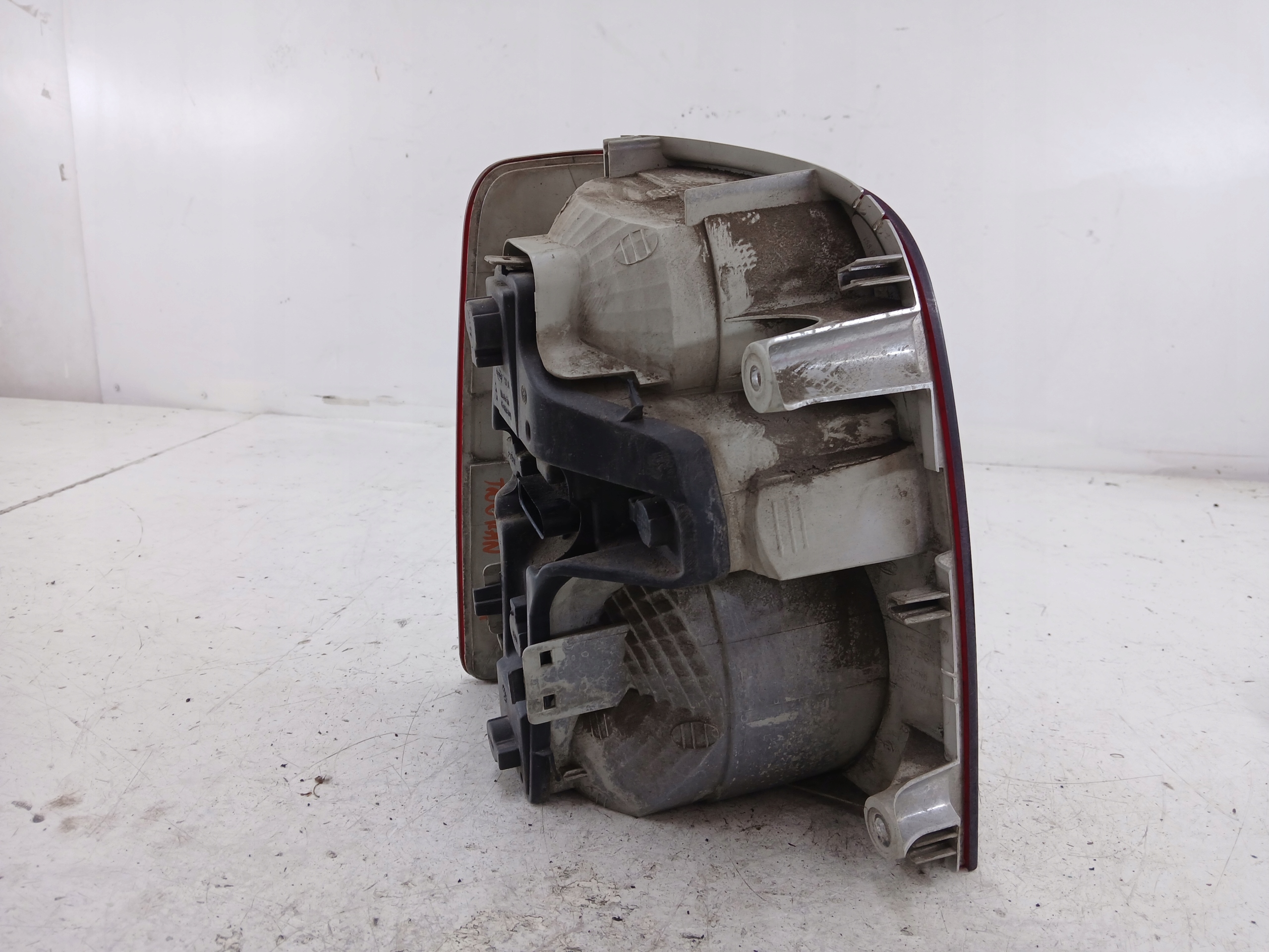VW TOURAN and LIFT light right rear part
