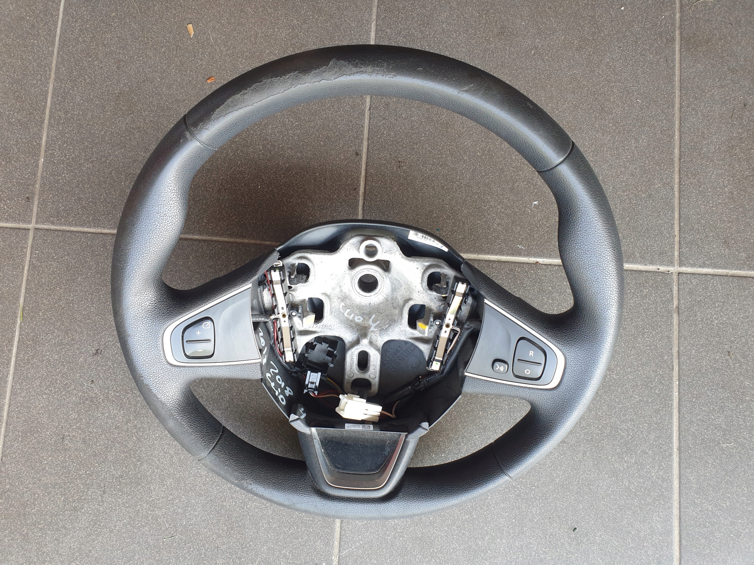 lenkrad RENAULT CLIO 4 IV CAPTUR Leder 2015- 484008770R