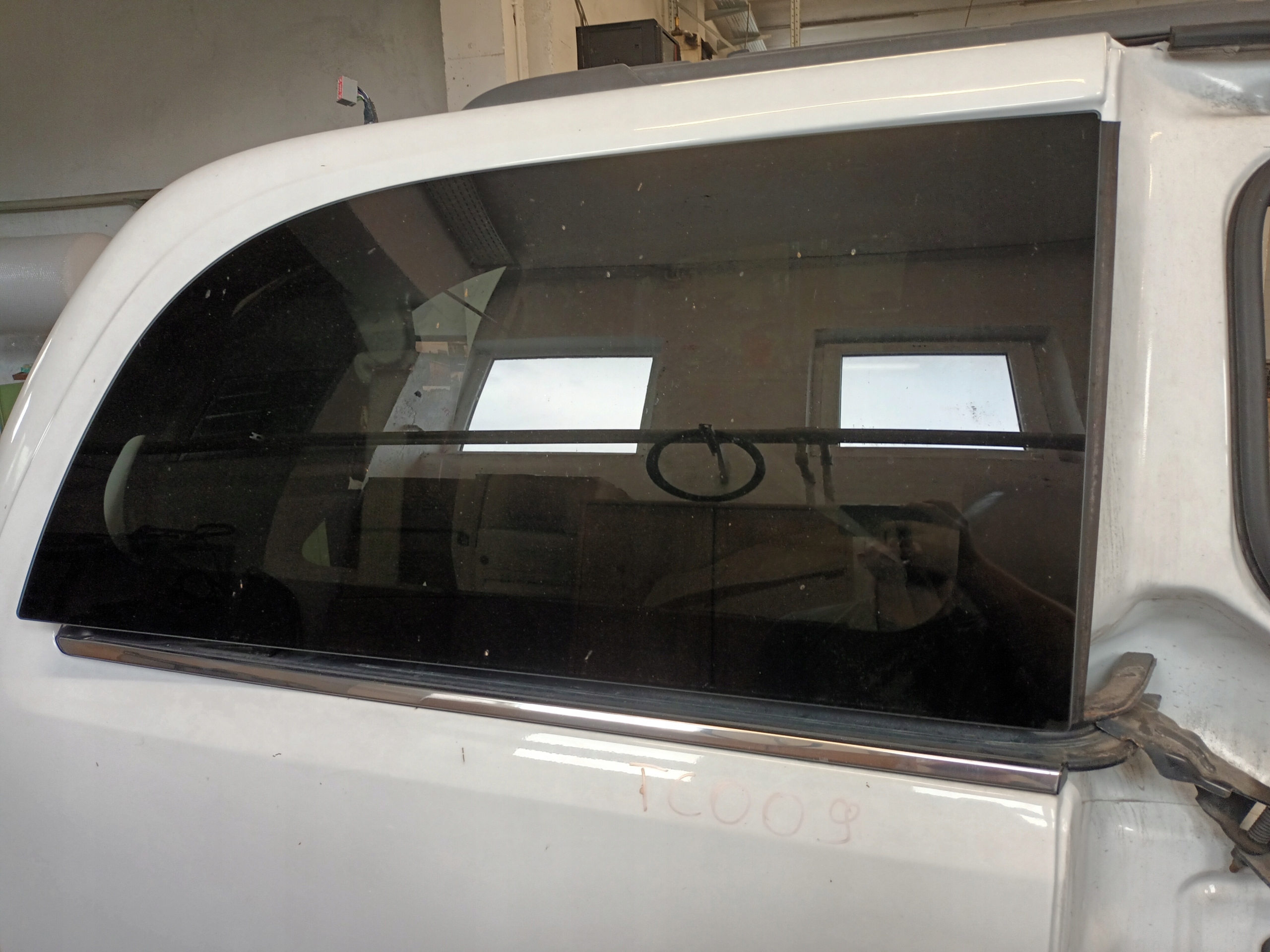 CHRYSLER TOWN COUNTRY SZYBA KAROSERYJNA PRAWY TYŁ