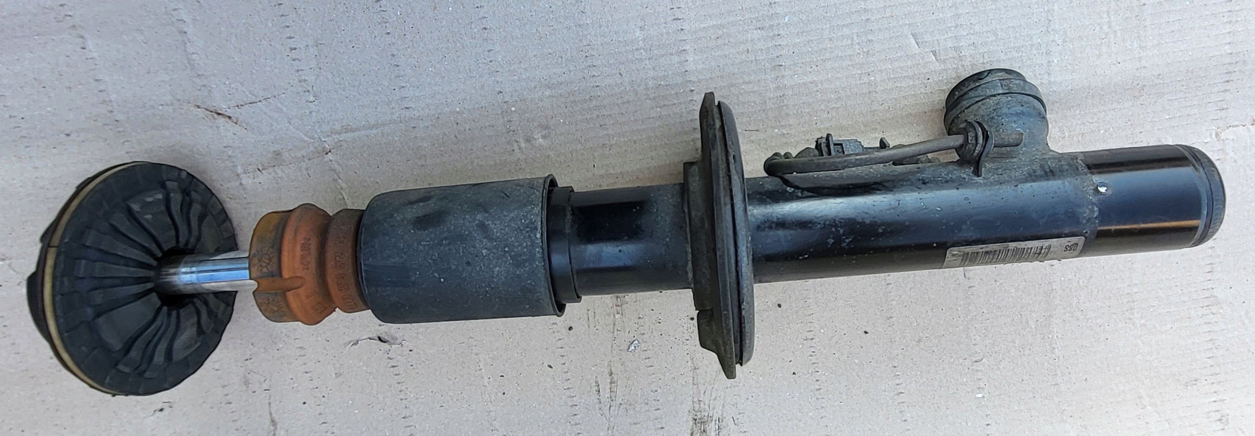 shock absorber AKTYWNY front left AUDI A4 B8 8K A5 8T 8F 8F0413029 OE