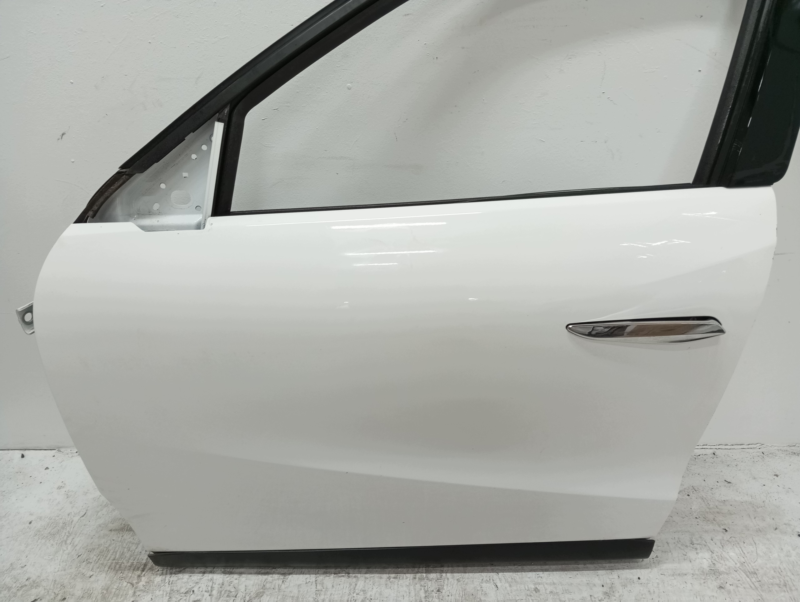 door left front CITROEN DS3 23r damag.