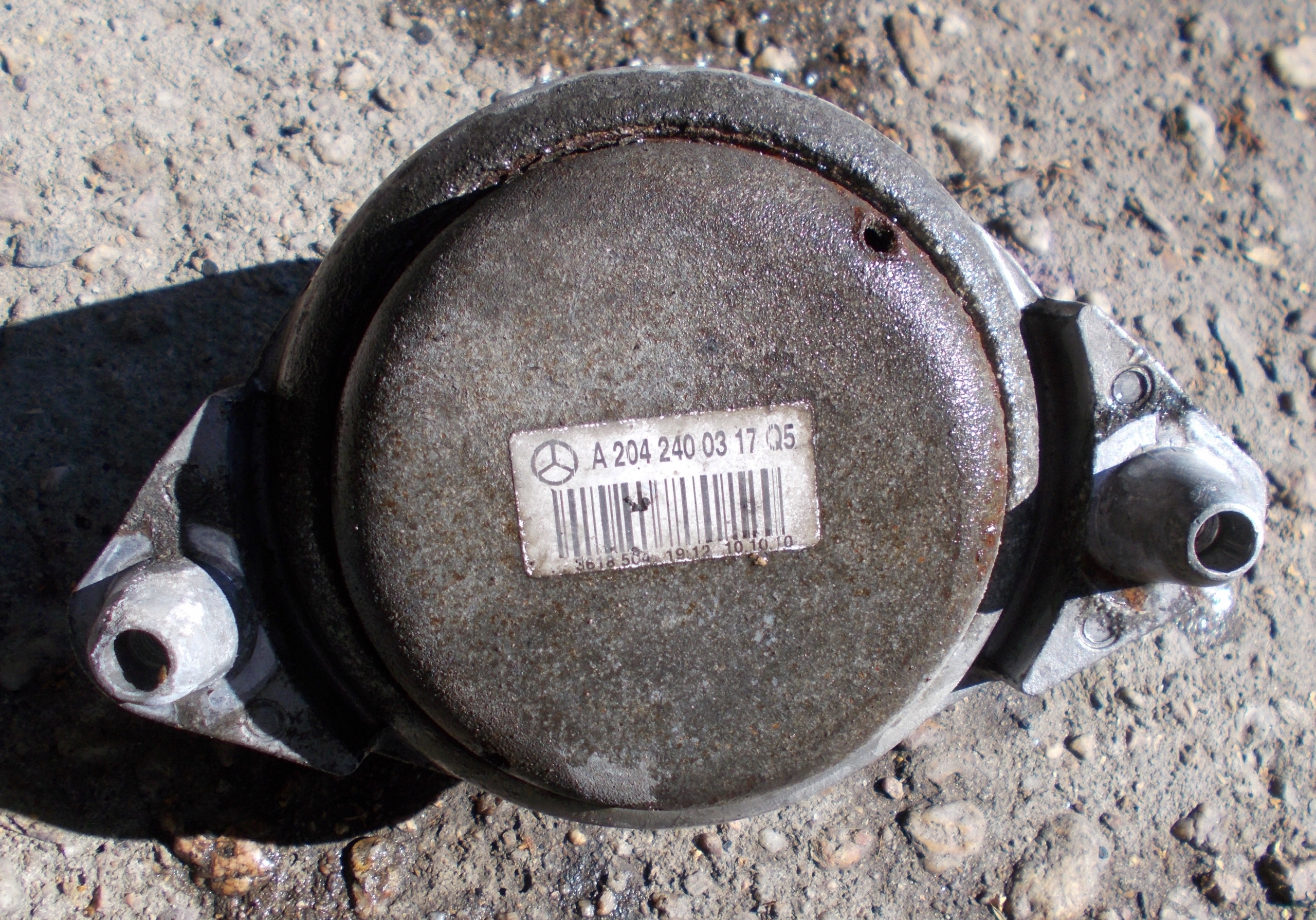 MERCEDES W204 2.2 CDI 11R engine mount A2042400317