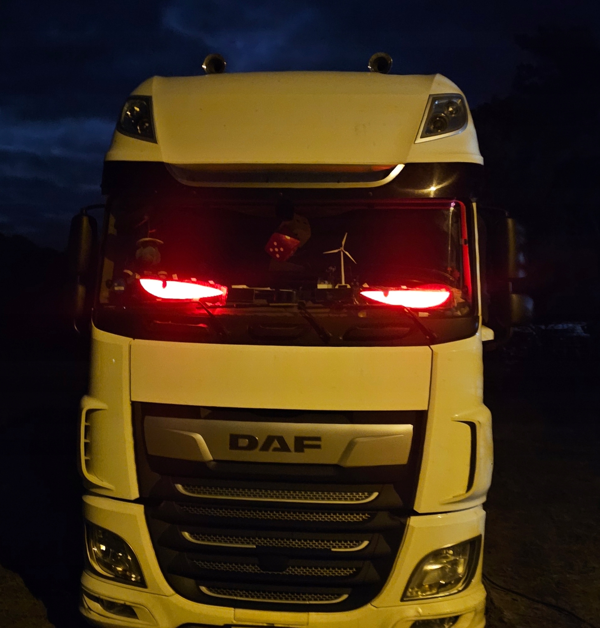 Diabolské Oči 2x očný komplet pre Tir Suv Traktor