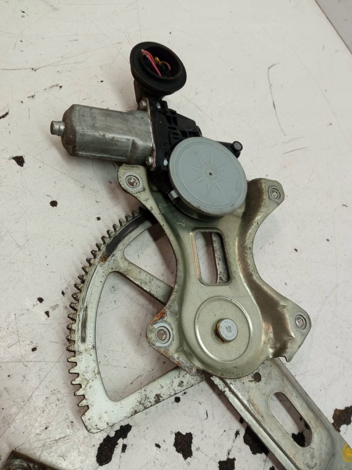 mechanism windows left front Toyota Scion TC and (2004-2010)