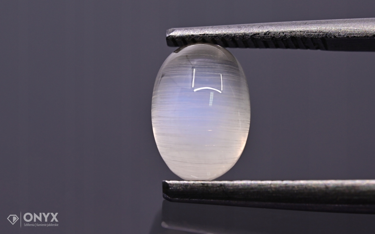Měsíční kámen kabošon ovál 9x6 mm