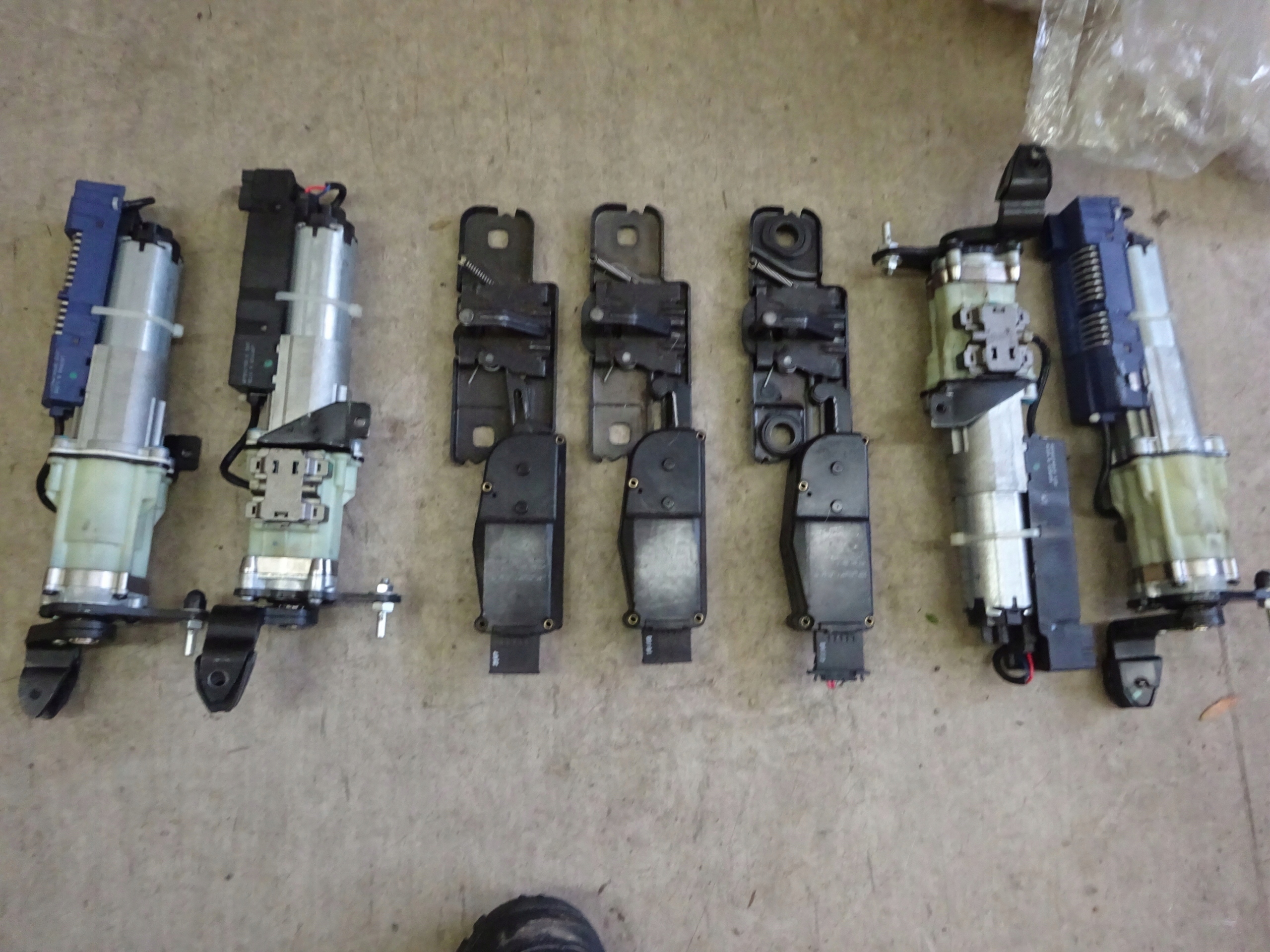 VW AUDI SKODA SEAT ЗАМОК ЗАЩЕЛКИ 3AF827887