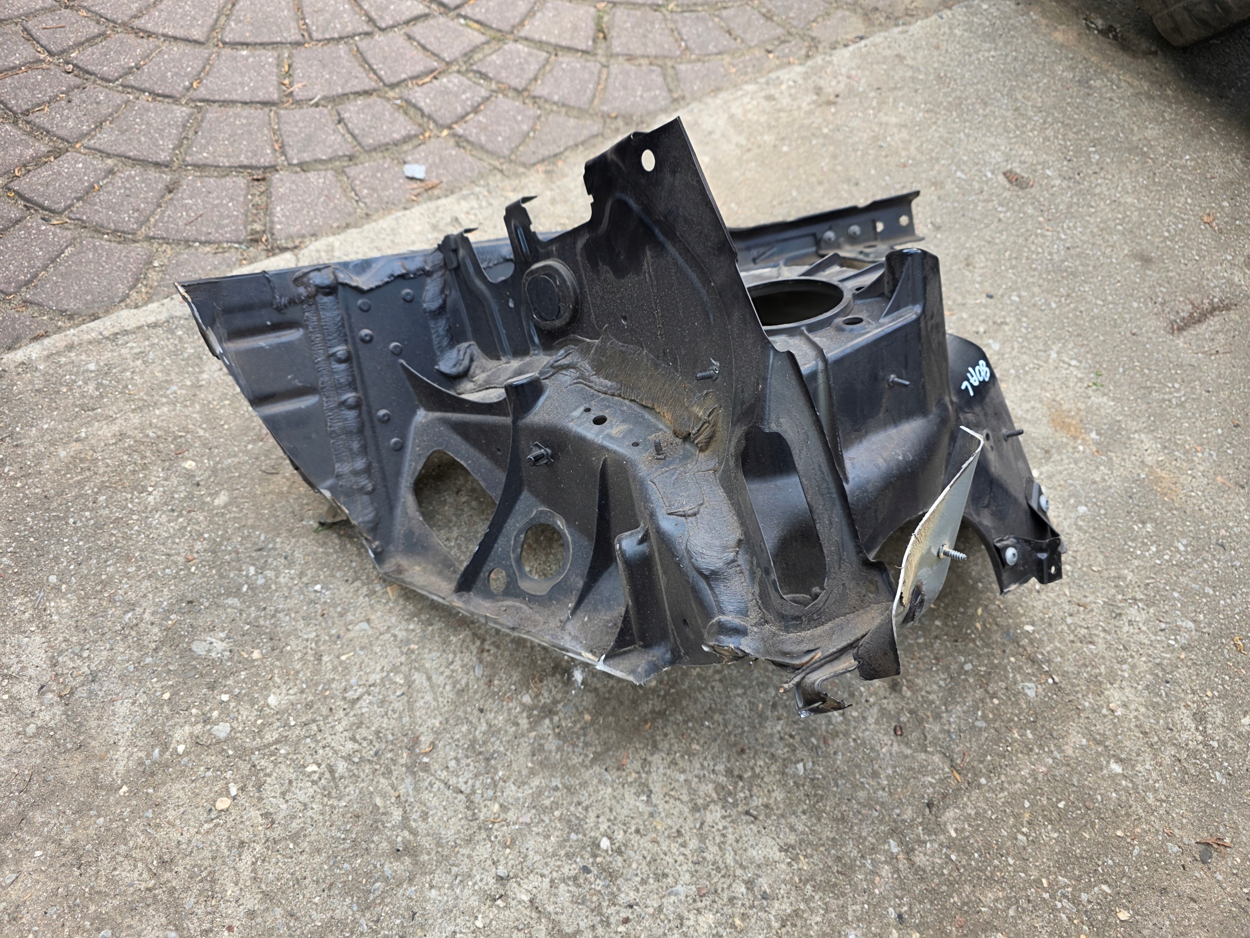 FARTUCH placement left left quarter NOSEK AUDI Q5 80A FY