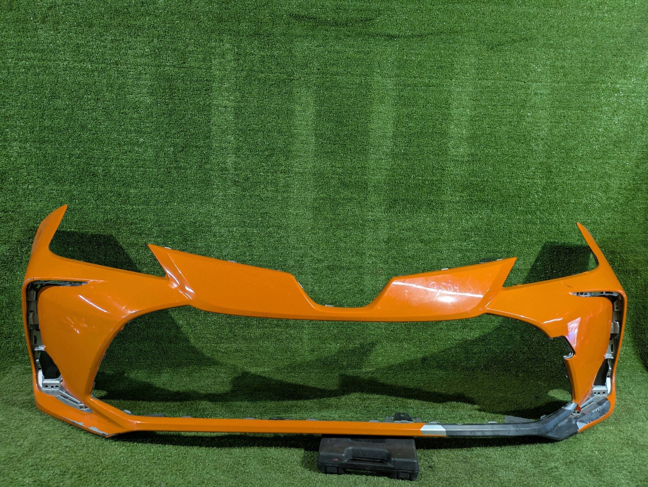 front bumper front TOYOTA COROLLA E21 sedan without PDC NR.Z9584