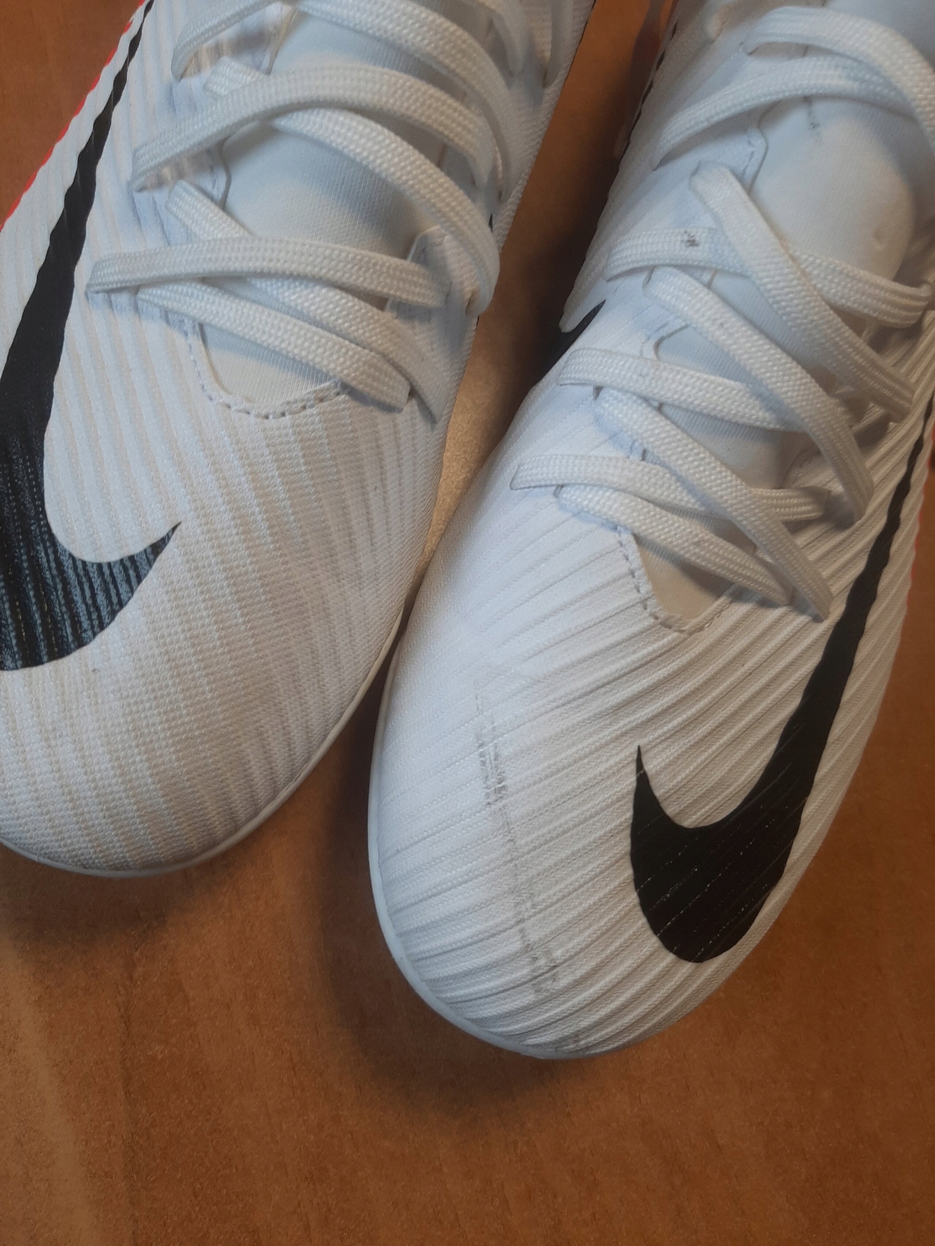 Nike DJ5961-600 buty sportowe korki 40 Zapięcie sznurowane