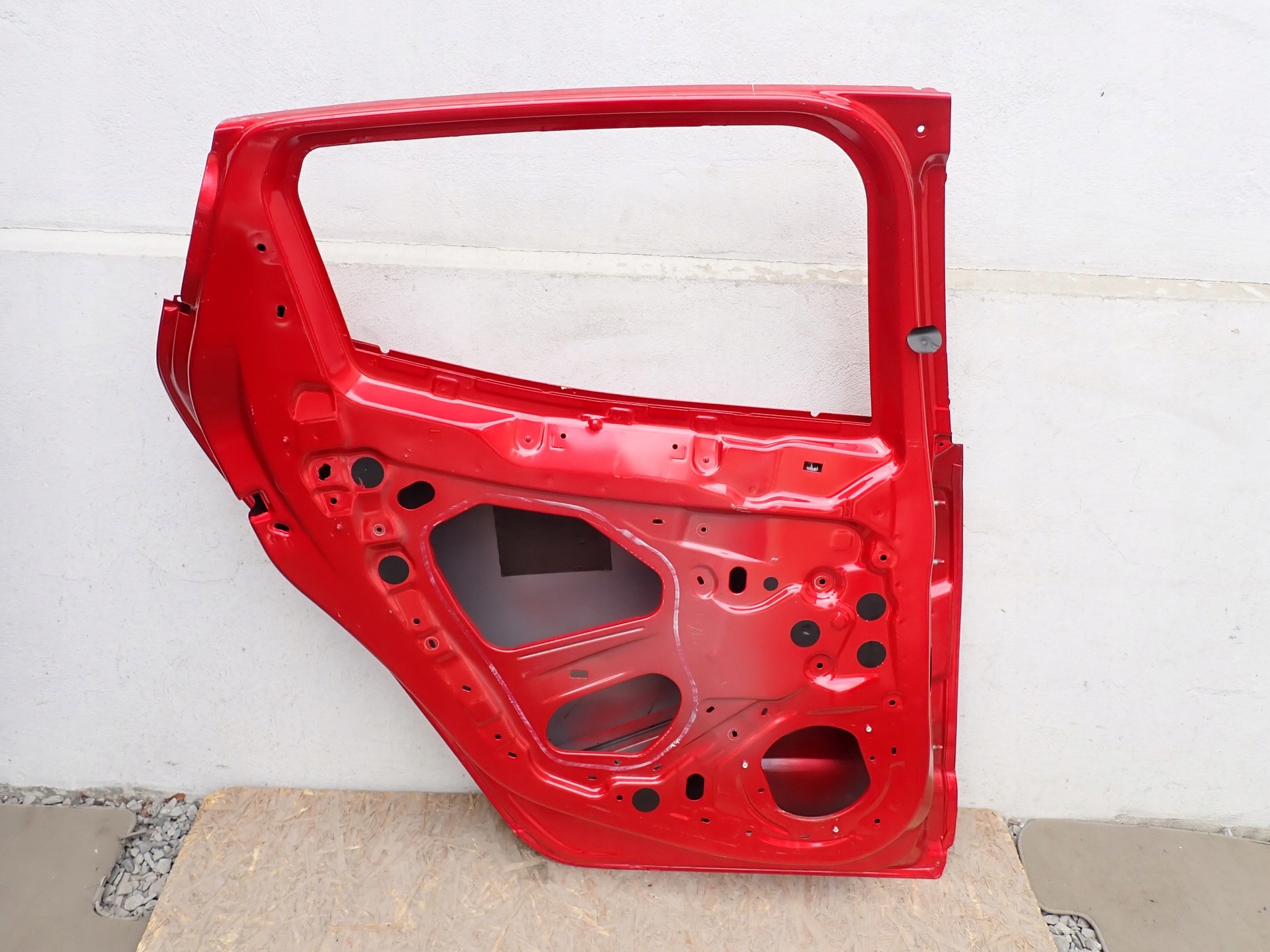 door left rear. left rear part RENAULT CLIO V B7 2019- 821017920R
