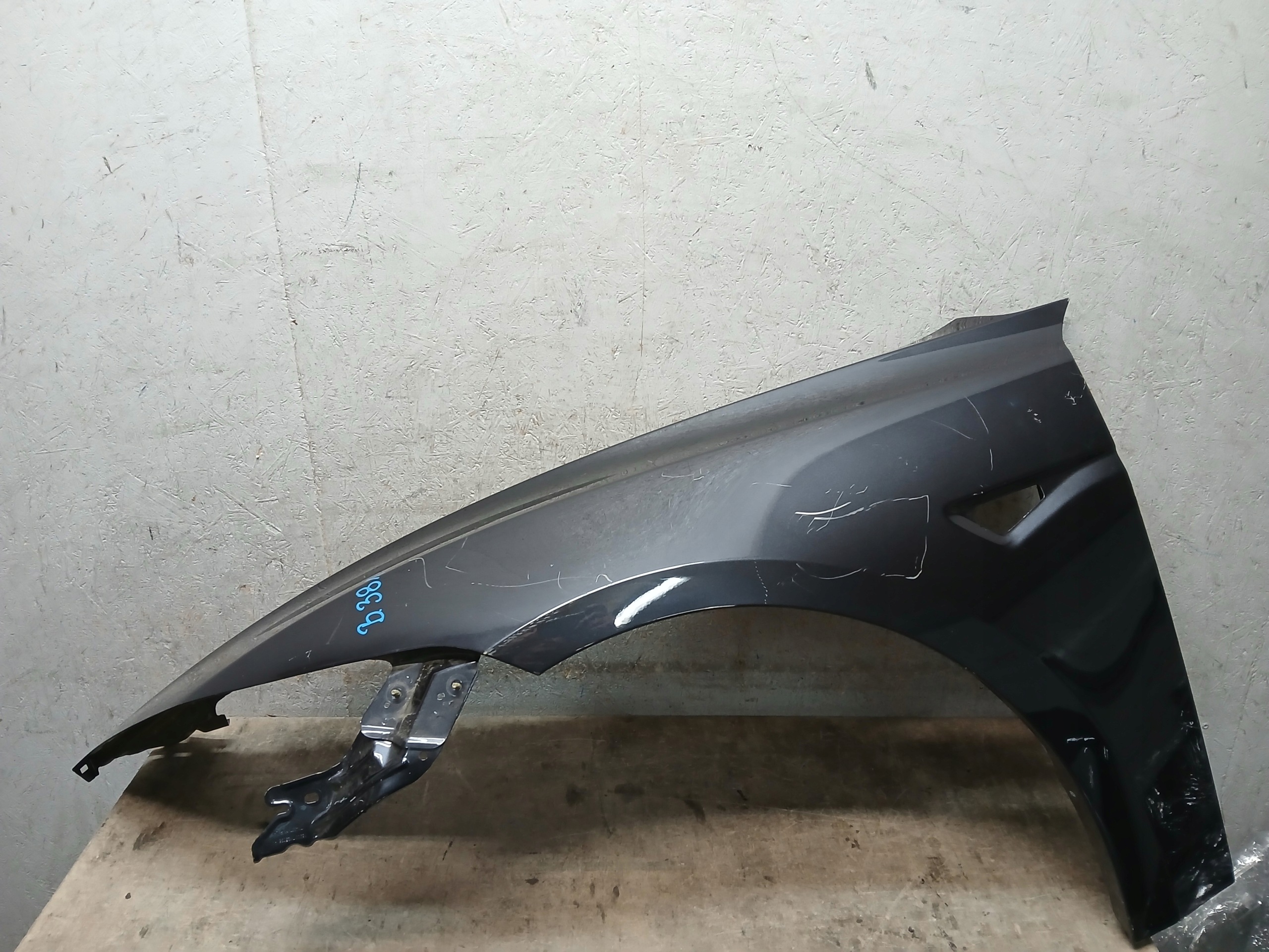 kotflügel vorne links TESLA III 3 LIFT 23