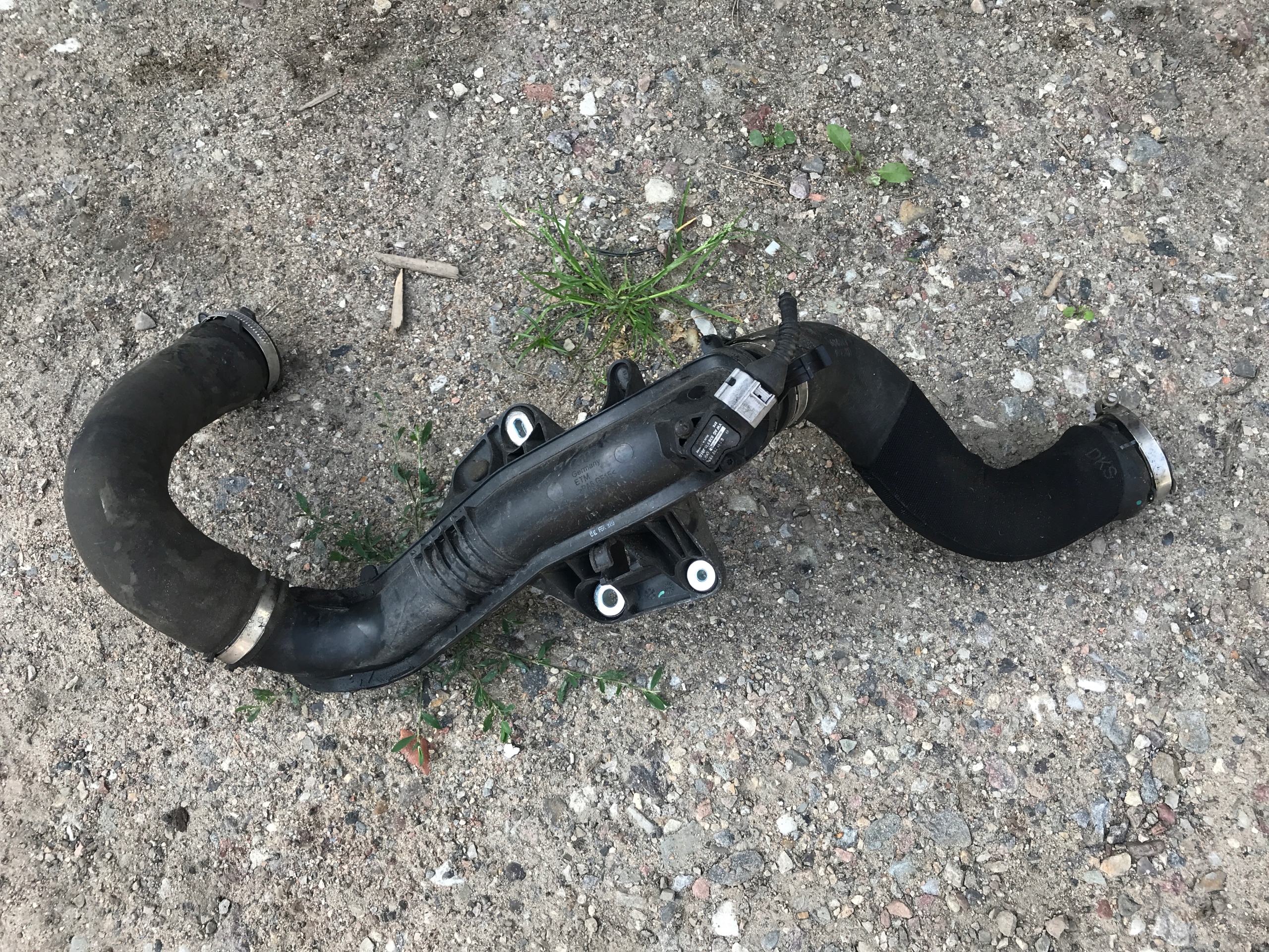 trouba hadice intercoolera AUDI A4 B8 A5 8K0145673L