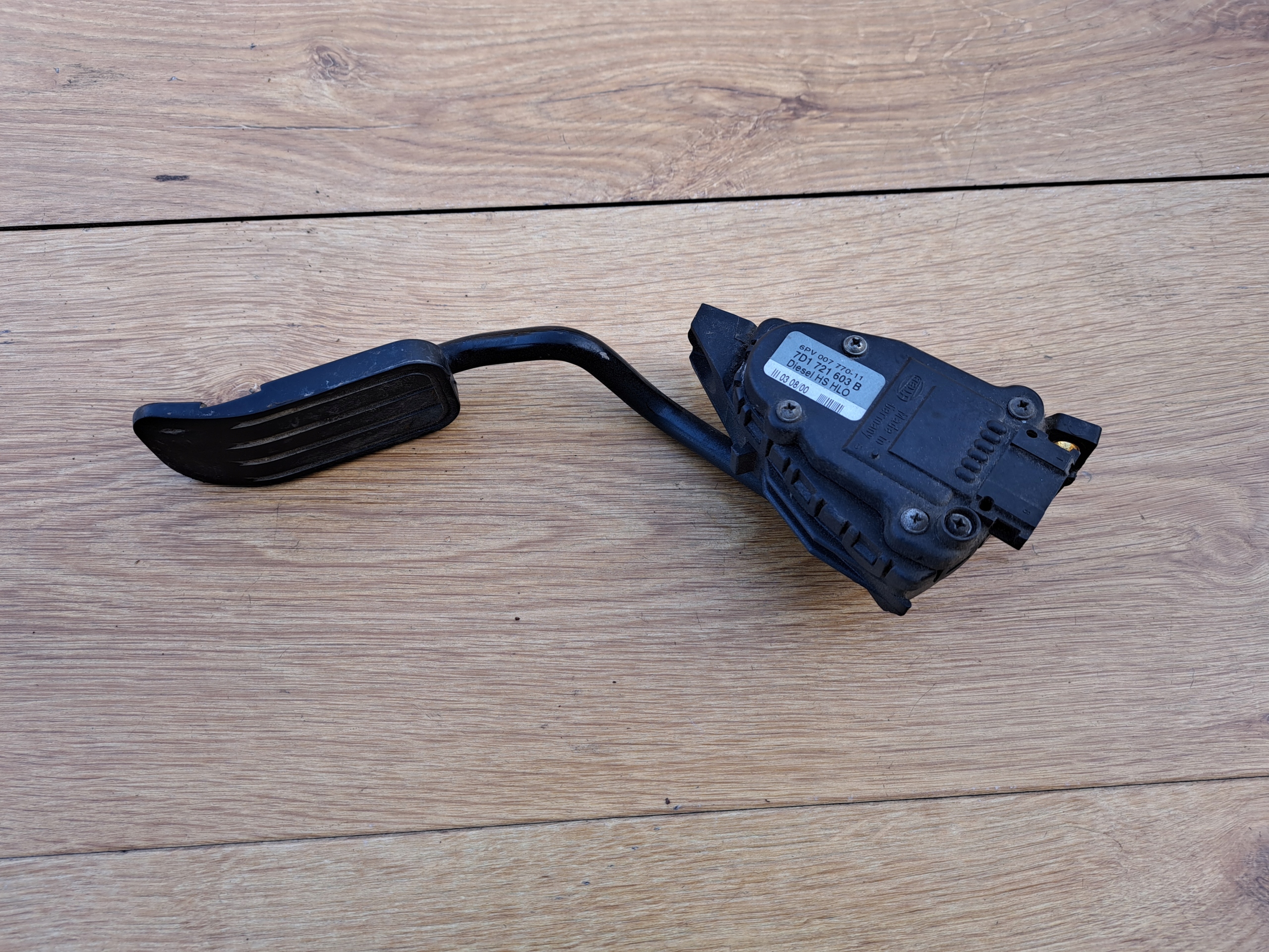 VW T4 2.5 TDI POTENCJOMETR PEDAŁ GAZU 7D1721603B