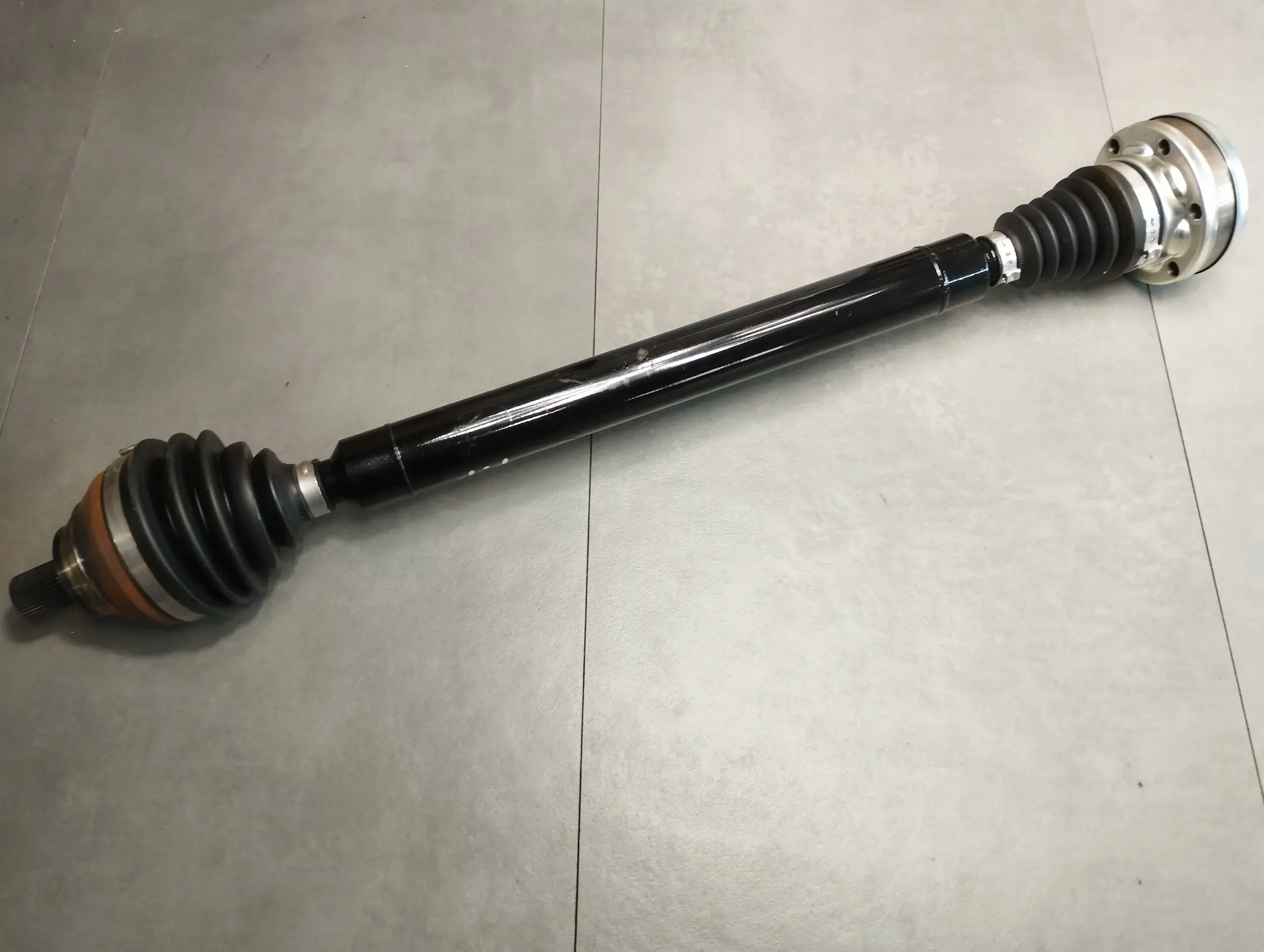 Audi Q3 F3 83A semi-axis right 5K0407272A