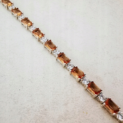 Stříbrný náramek s obdélníkovými sultány a zirkony