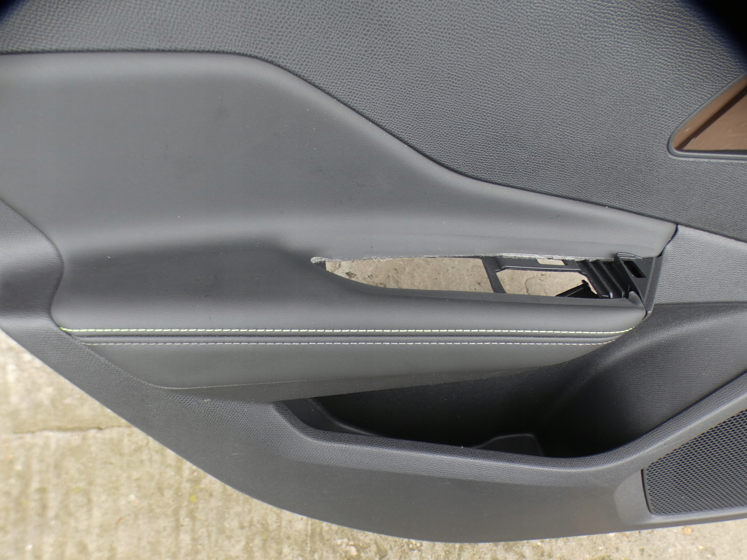 PeugeoT 308T10 side upholstery door front:right rear part: right left