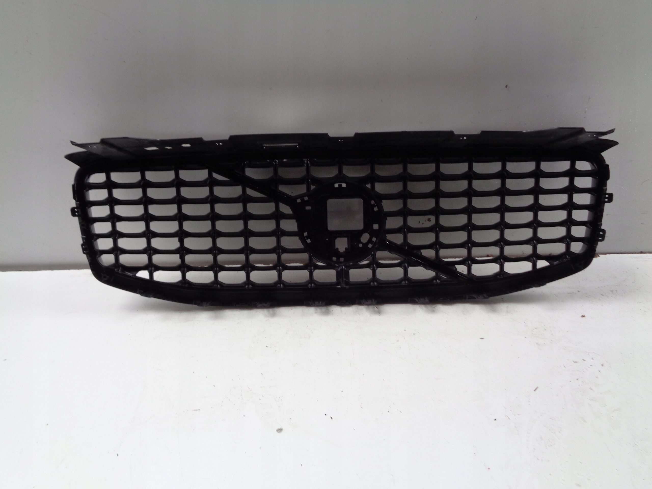 maska VOLVO XC60 II 21- LIFT R-design