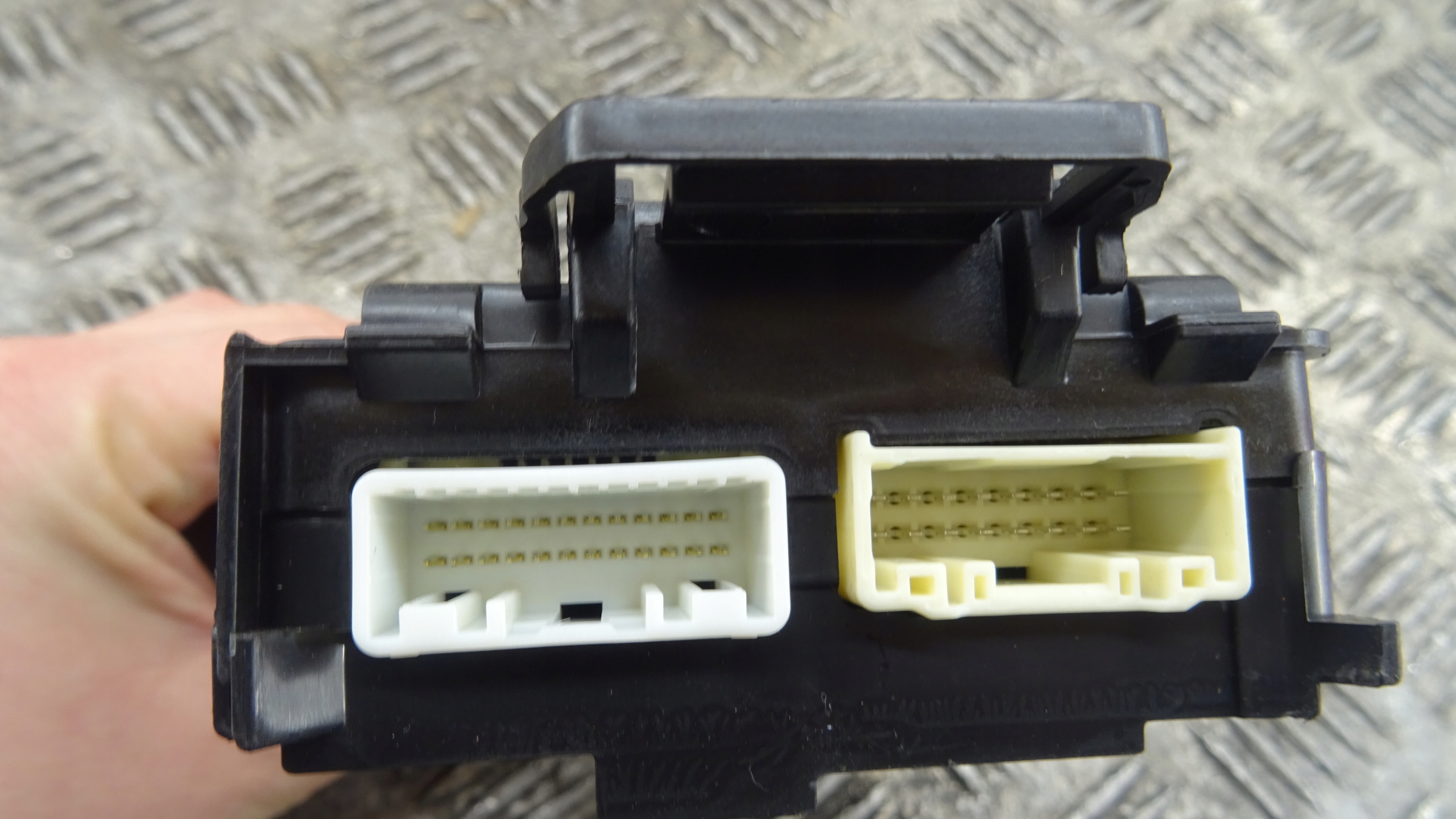 module control unit KOMFORTU MAZDA KD45675Y0G II III