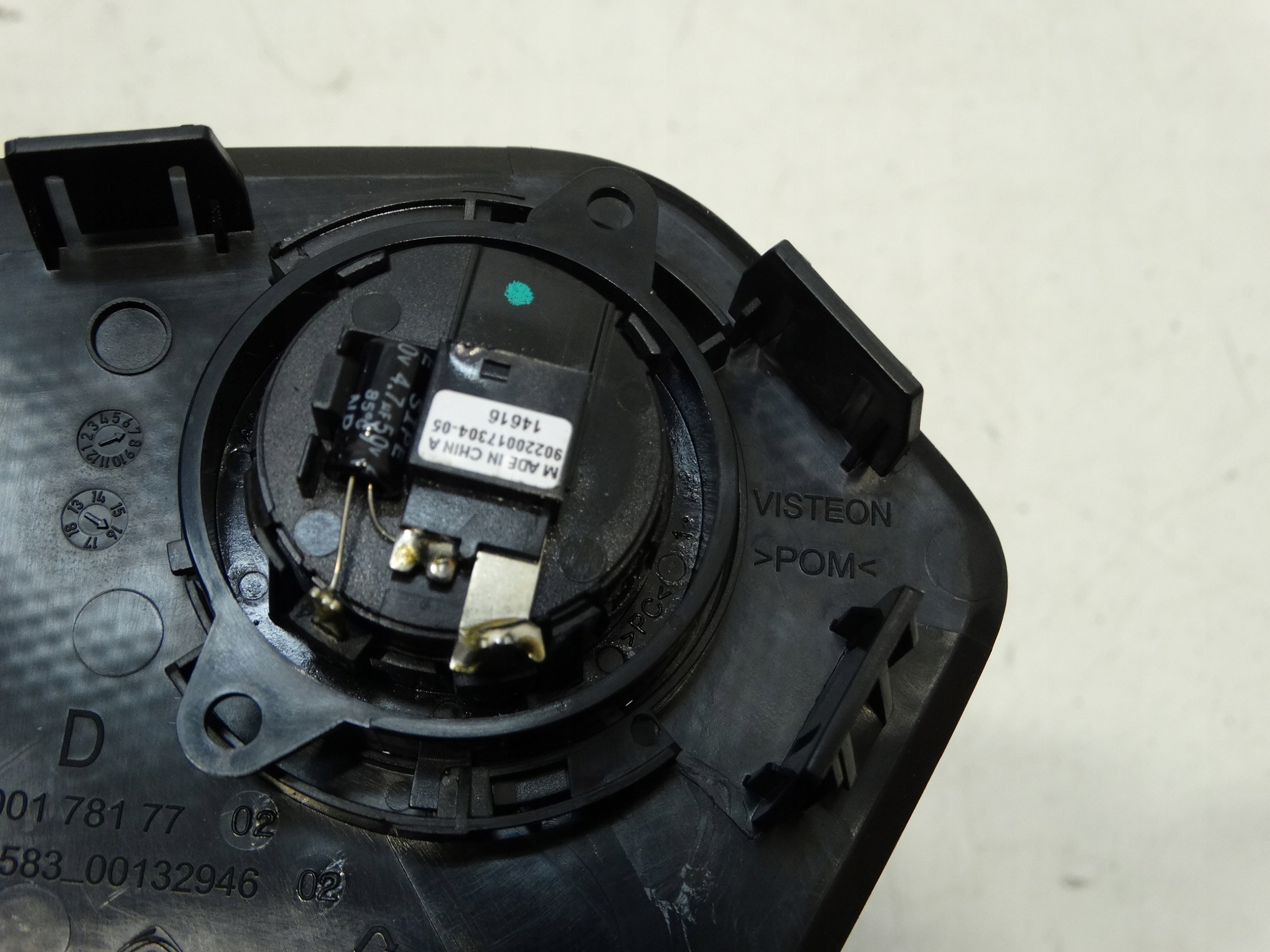 speaker + covering consoles right CITROEN C4 CACTUS 9800178177