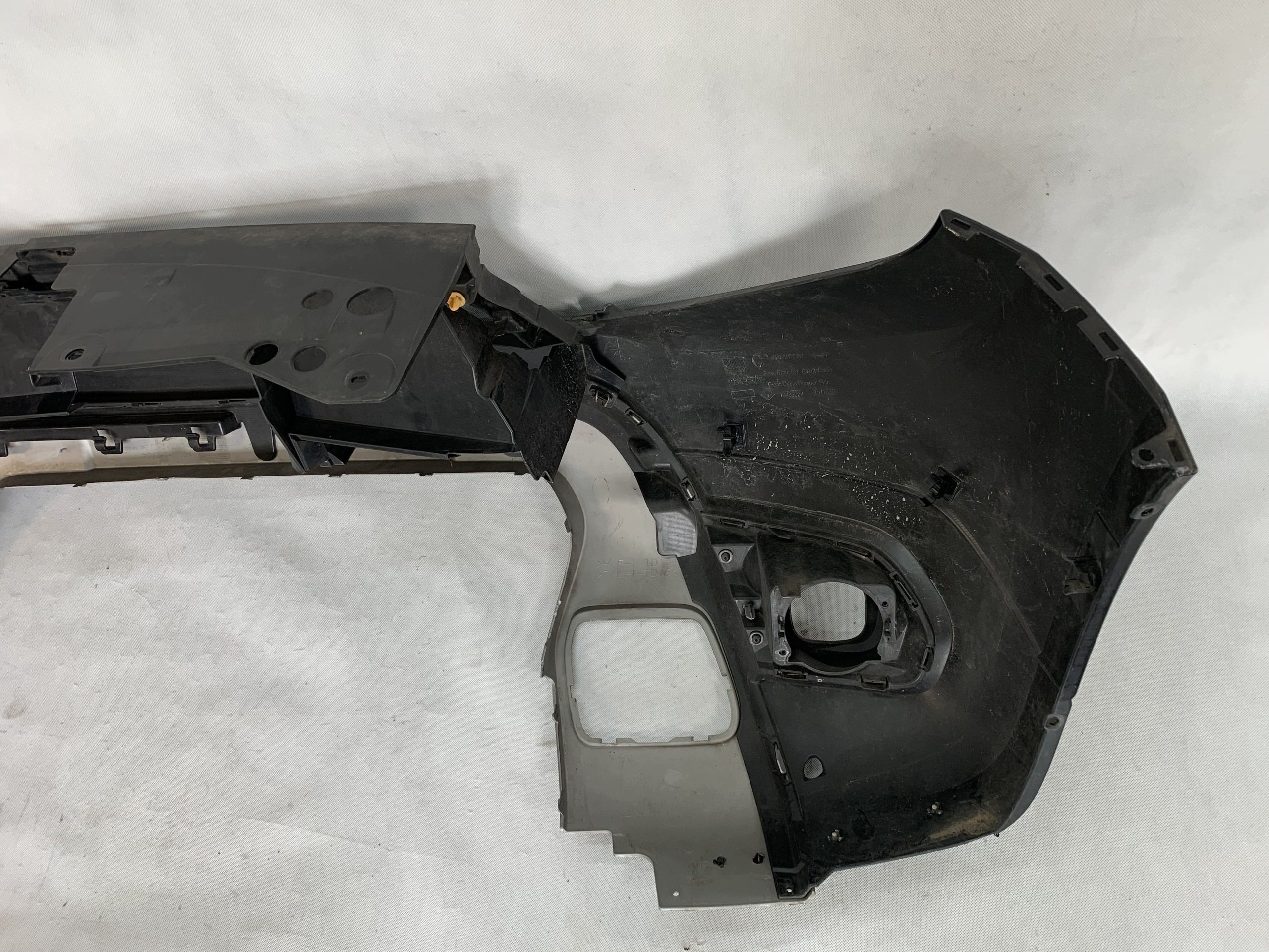 front bumper Dacia Duster 2 II 17r PDC 6202211776R 08.26