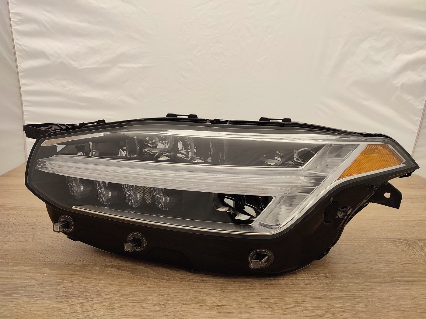 VOLVO XC90 2014 - 2018 FULL LED LEWY USA