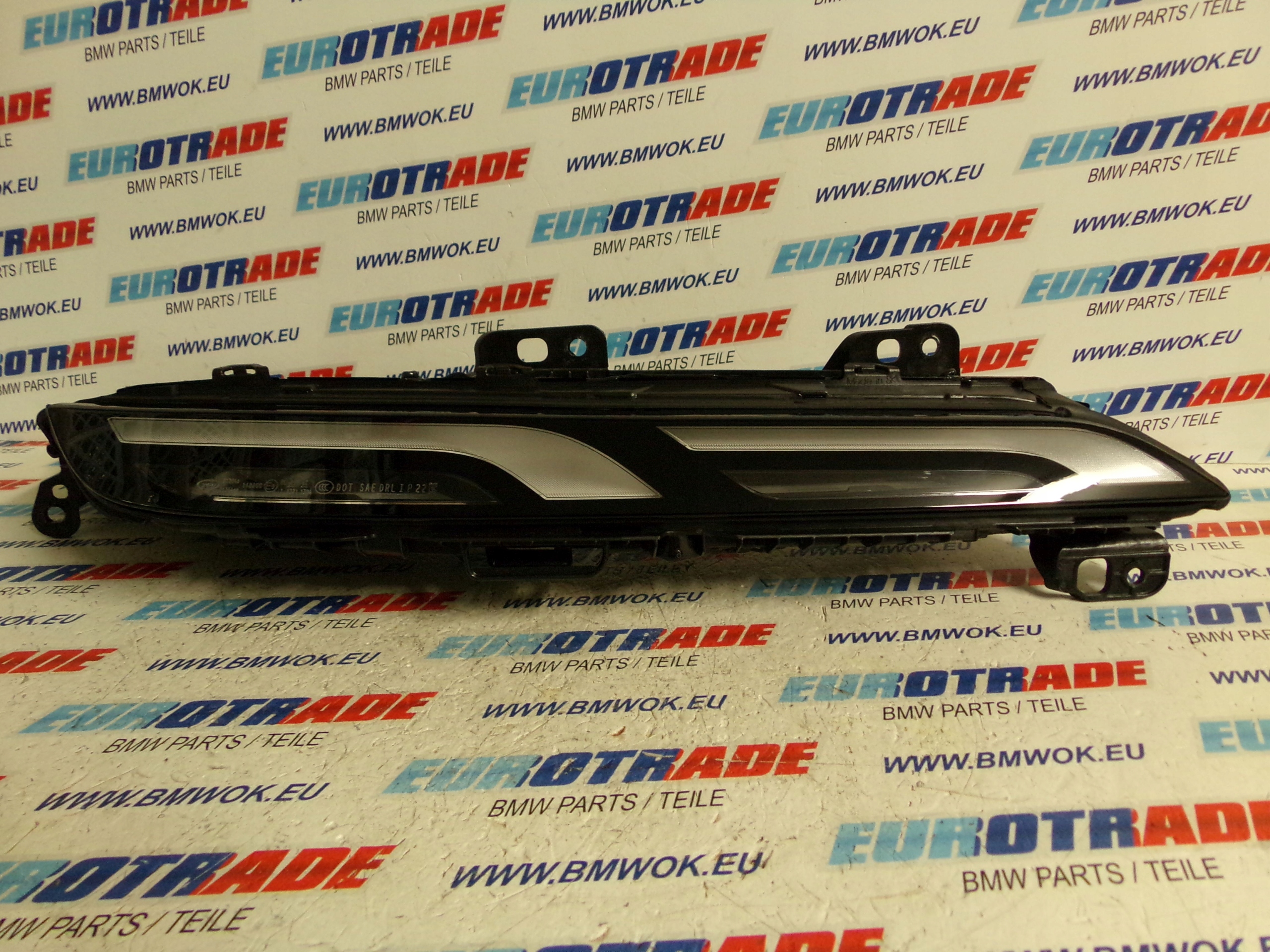 BMW G70 PRAWA LAMPA LED 9450080