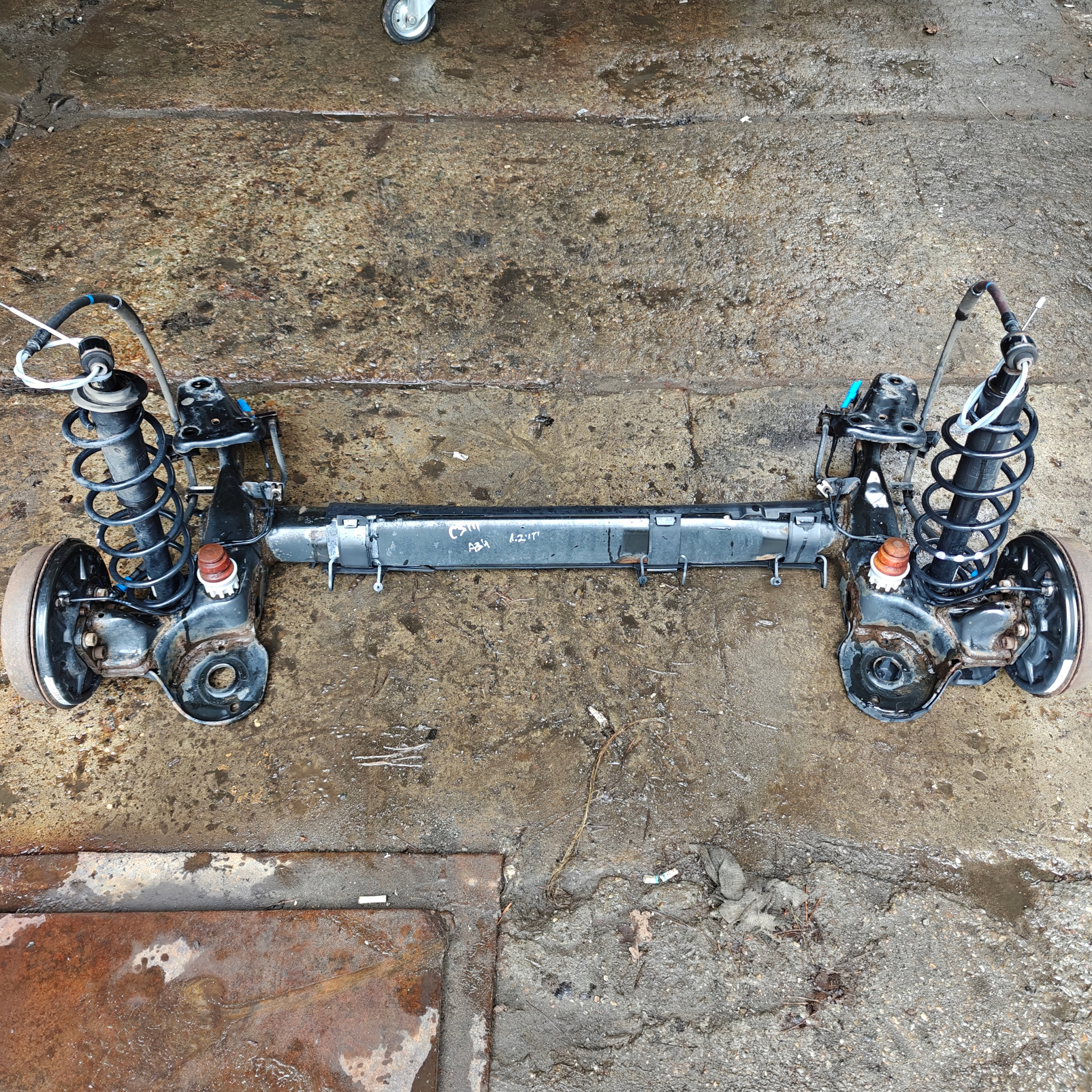 CITROEN C3 III 1.2 VTI TYLNA BELKA ZAWIESZENIA OŚ