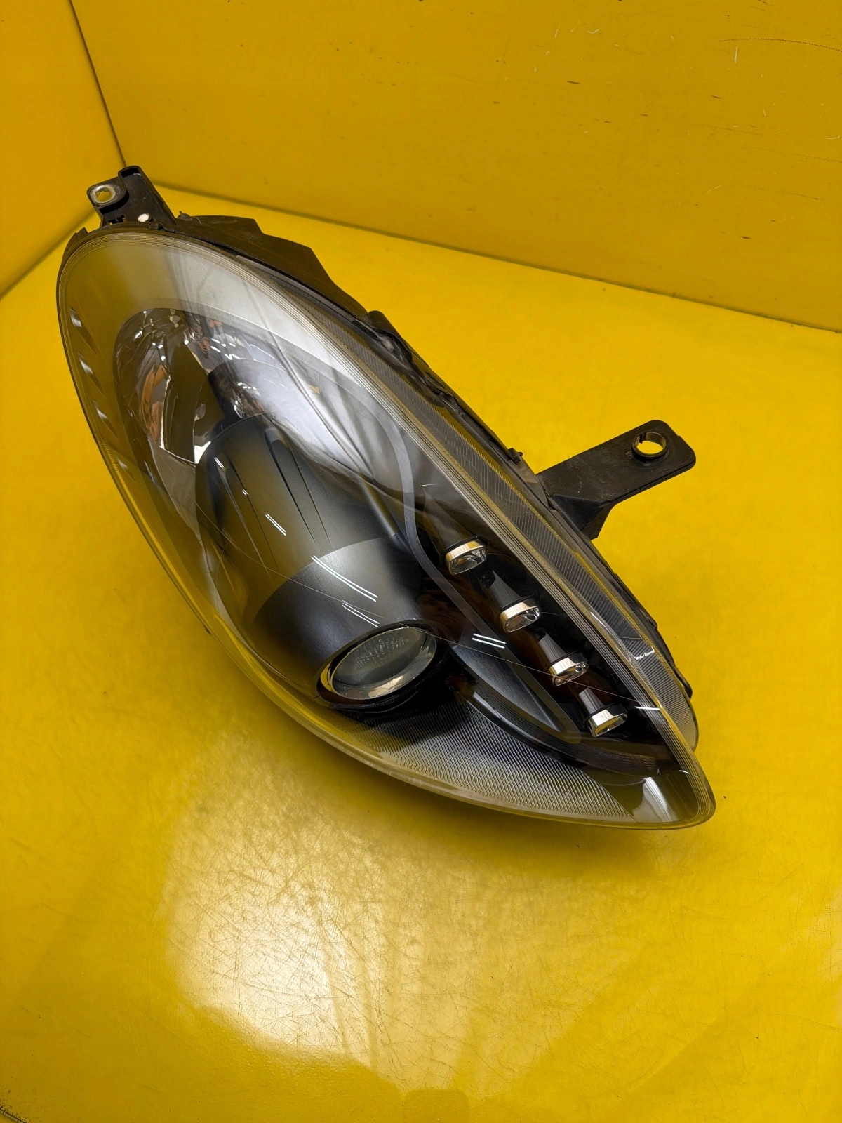 light right front Alfa Romeo Giulietta lens + Led