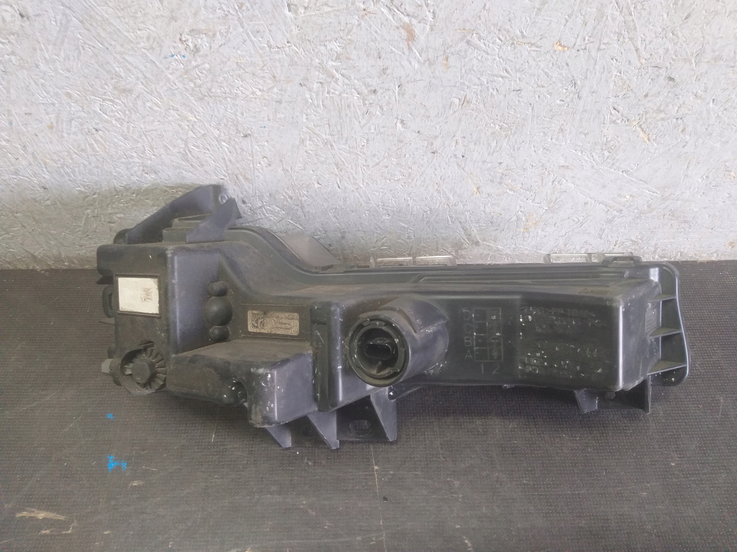 Nebelscheinwerfer links TESLA Y LED 1507932-00-C